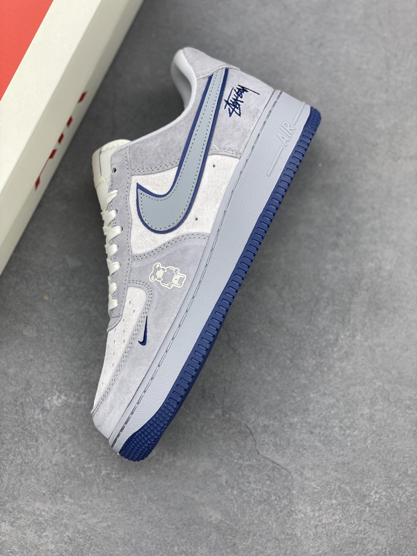 Nike Air Force 1 '07 Low Stussy Collab Gray Blue "Bearbrick" Edition 8 i1739993257058 2010 0 6