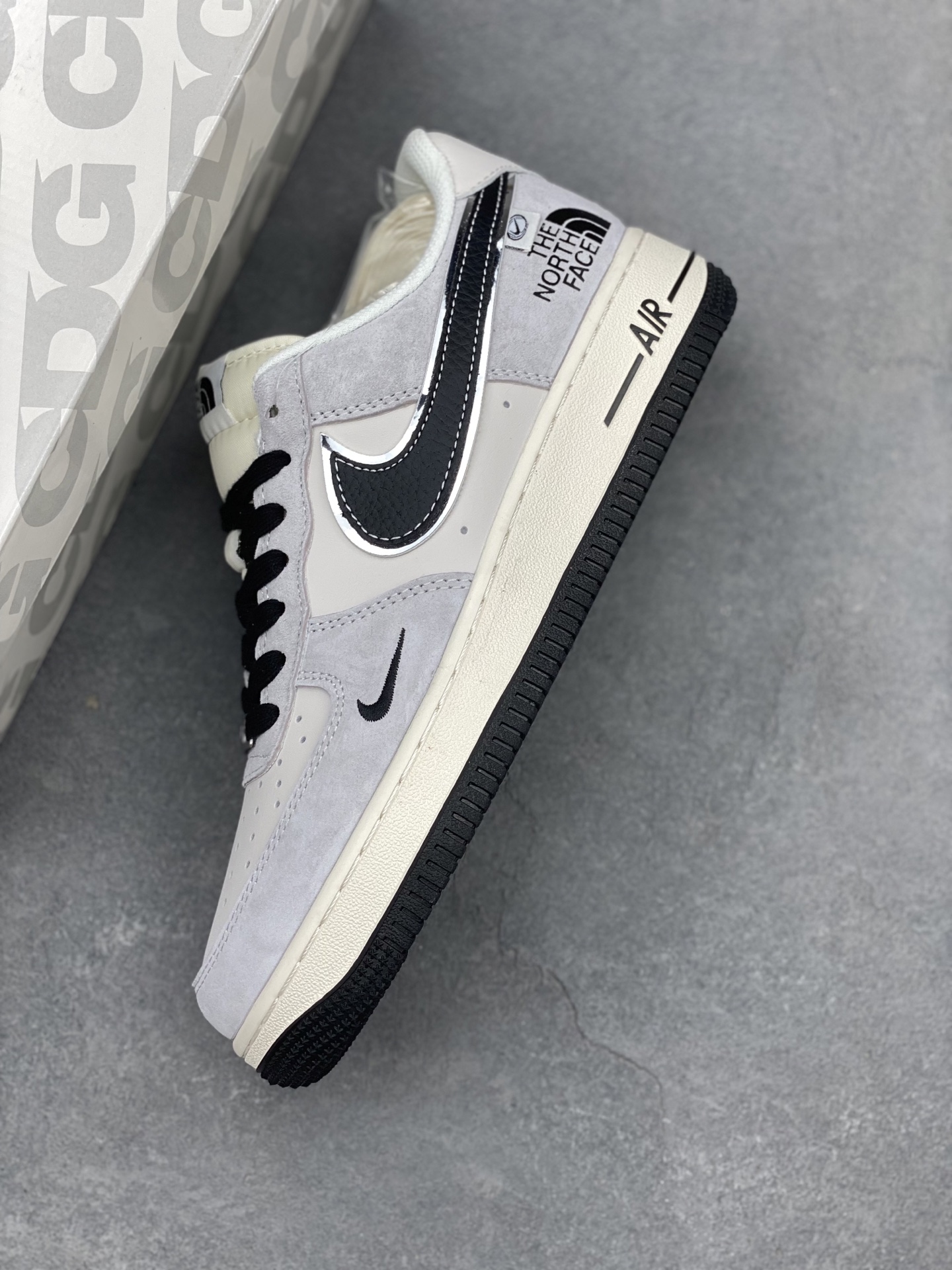 Nike Air Force 1 '07 Low The North Face Collab - Grey/Black 8 i1739993287671 592 0 6