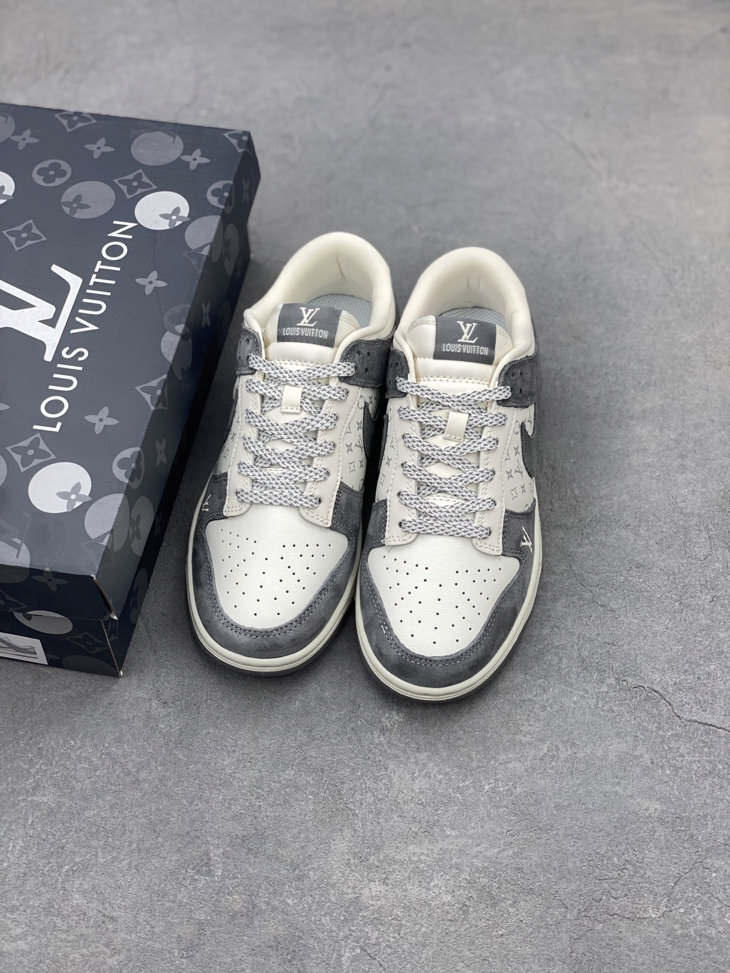 NK Dunk Low Retro Louis Vuitton Custom Sneakers - Premium Comfort & Style 8 i1739995938250 8219 0 7