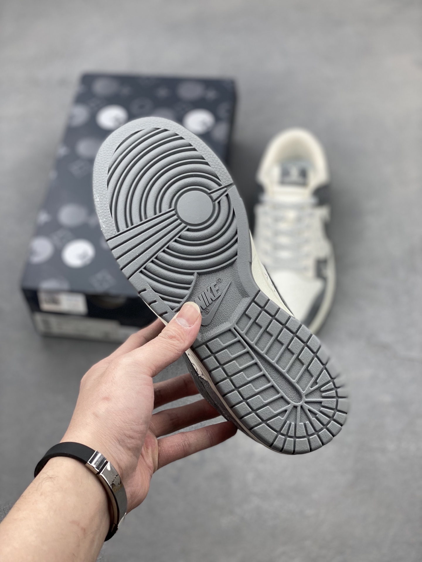 NK Dunk Low Retro Louis Vuitton Custom Sneakers - Premium Comfort & Style 6 i1739995938423 4117 0 5