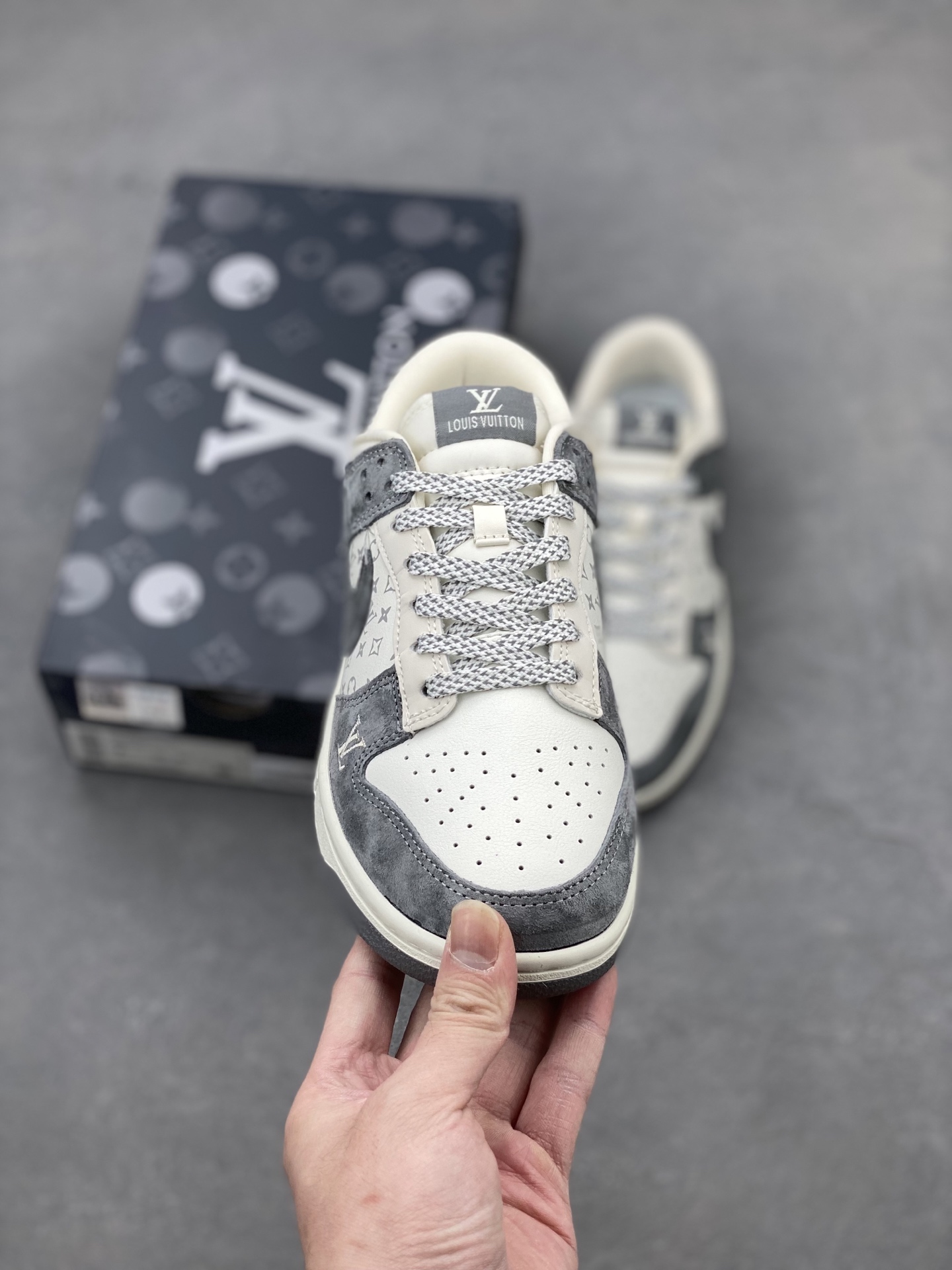 NK Dunk Low Retro Louis Vuitton Custom Sneakers - Premium Comfort & Style 2 i1739995938586 4773 0 1