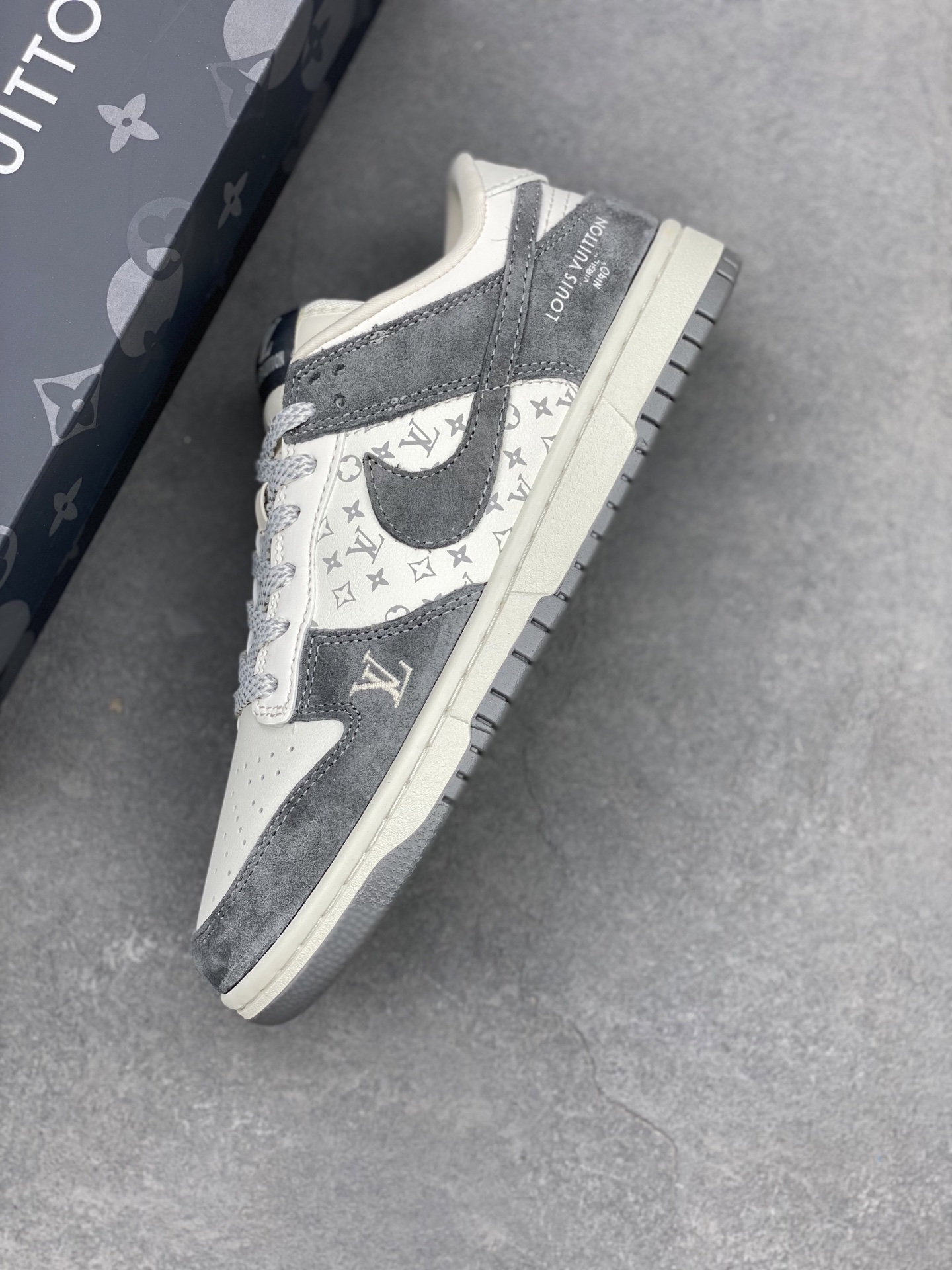 NK Dunk Low Retro Louis Vuitton Custom Sneakers - Premium Comfort & Style 7 i1739995944357 8135 0 6