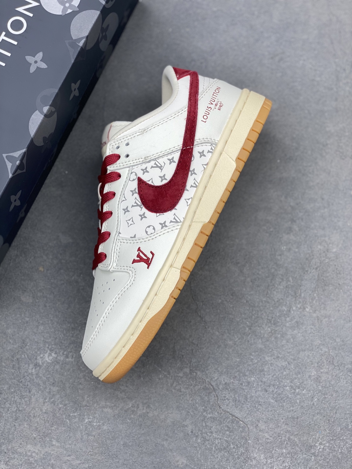 NK Dunk Low Retro Louis Vuitton Custom Casual Sneakers - Exclusive Design 8 i1739996065924 7296 0 6