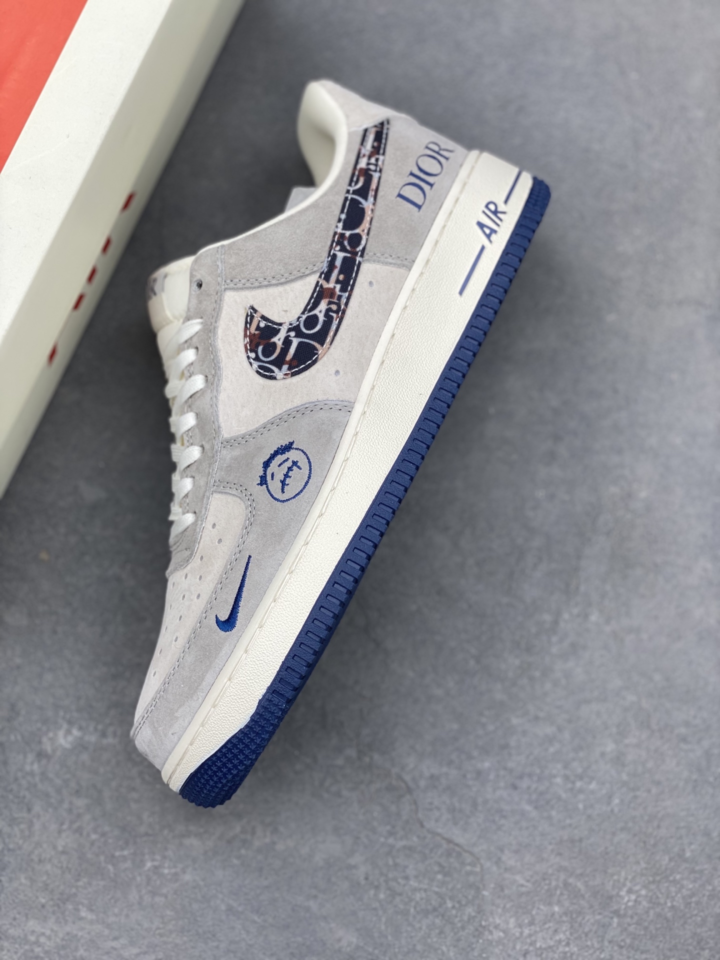 Nike Air Force 1 '07 Low Dior Custom Sneakers - Limited Edition 8 i1740079116168 3190 0 6