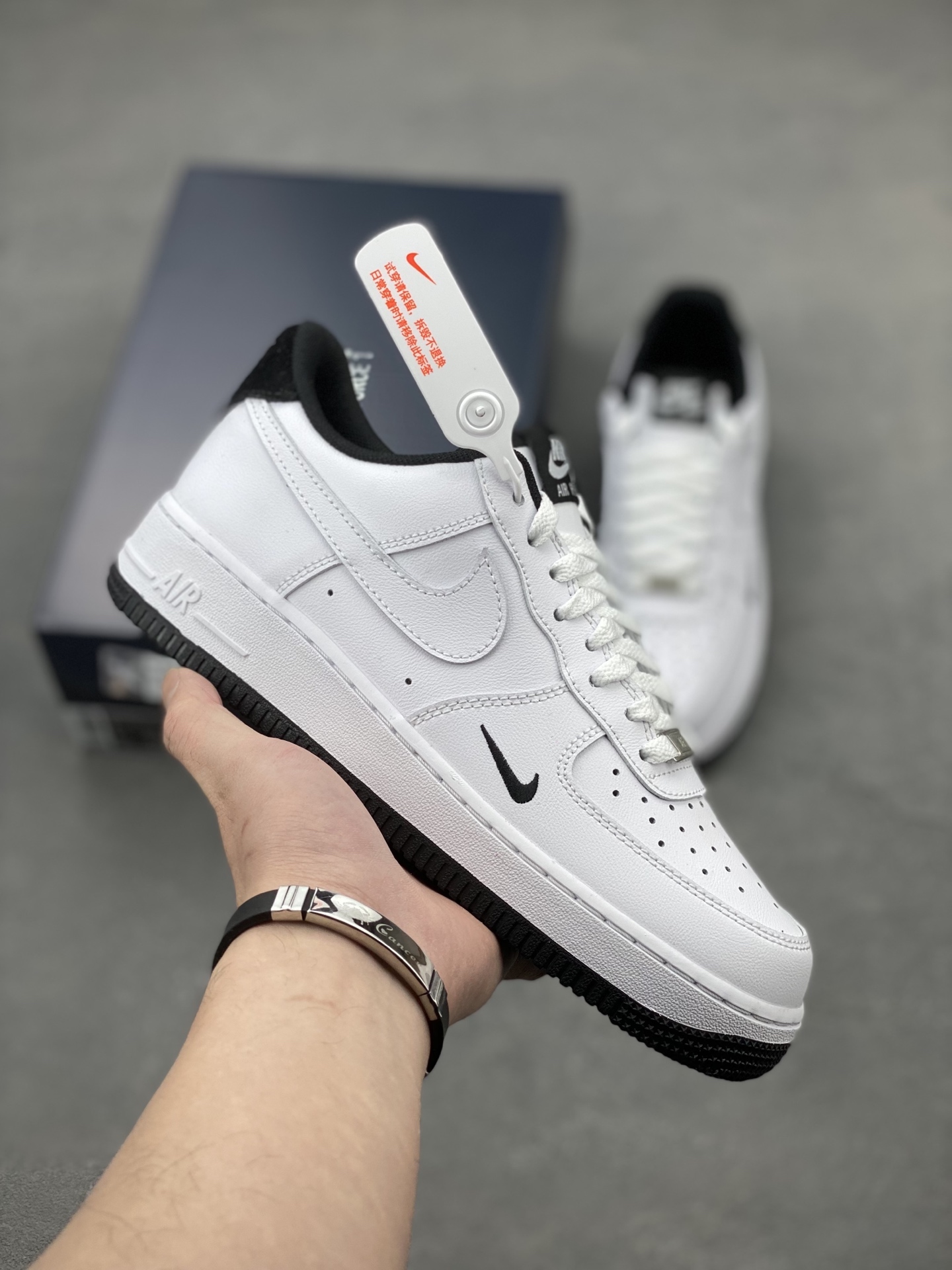 Nike Air Force 1 '07 White Black - Iconic Style & Comfort 2 i1740079230496 9665 0 0