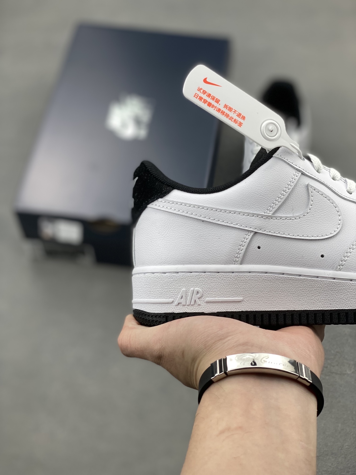 Nike Air Force 1 '07 White Black - Iconic Style & Comfort 6 i1740079237971 8967 0 4