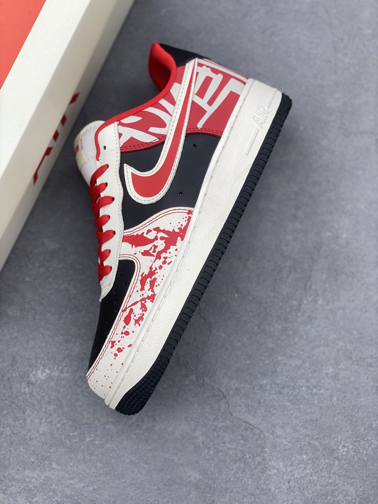 Nike Air Force 1 '07 Low Supreme: Limited Edition Sneakers 8 i1740162689773 8276 0 6