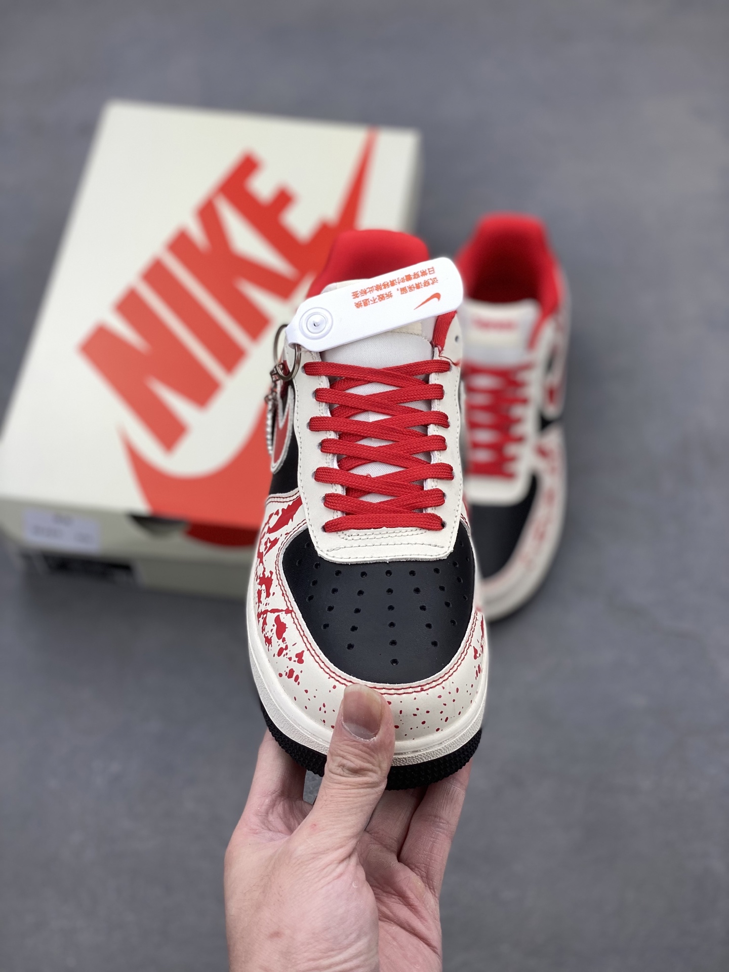 Nike Air Force 1 '07 Low Supreme: Limited Edition Sneakers 3 i1740162691291 2837 0 1