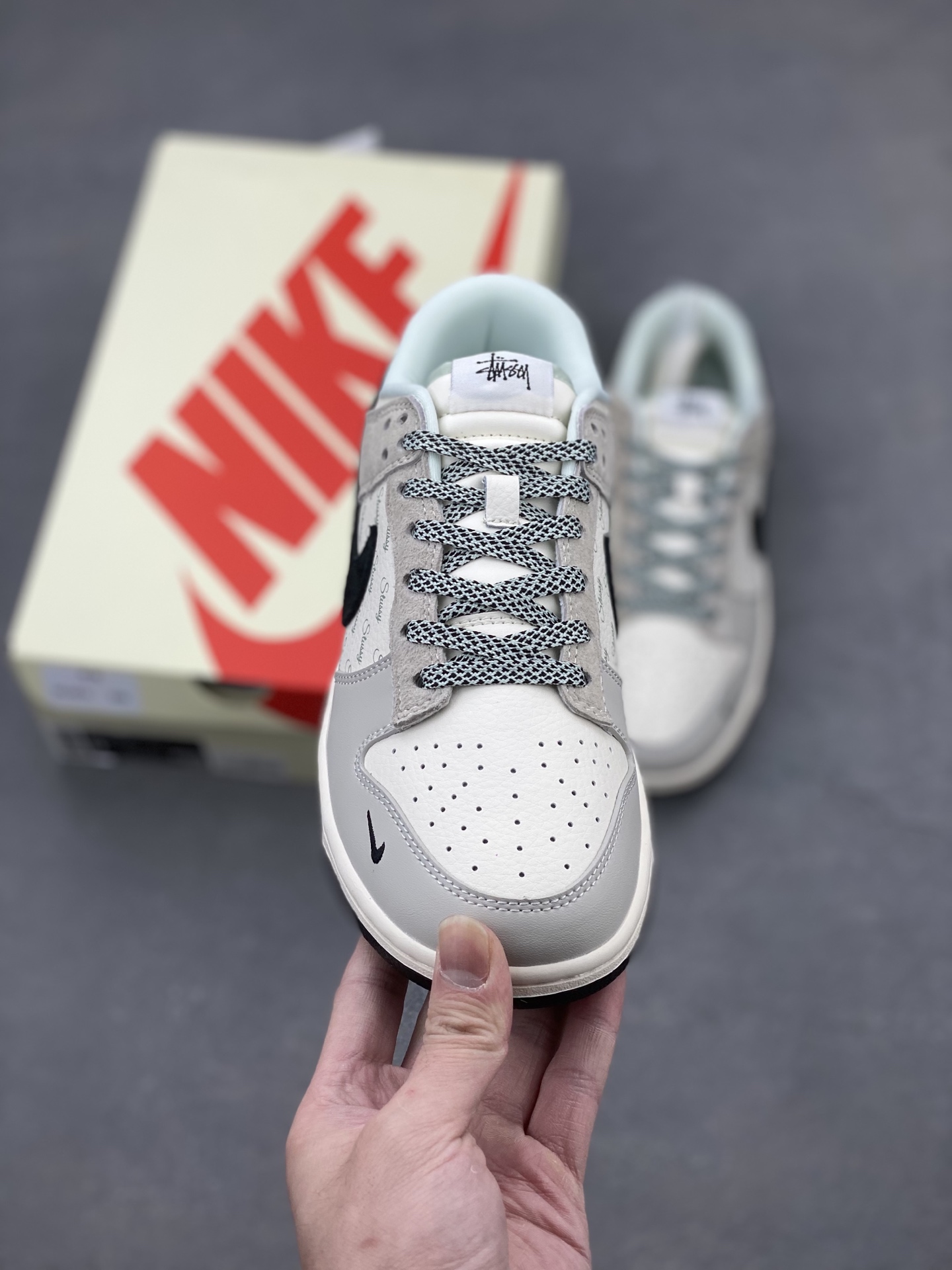 Nike SB Dunk Low x Stussy White Grey Black Sneakers High Quality 3 i1740163295130 345 0 1