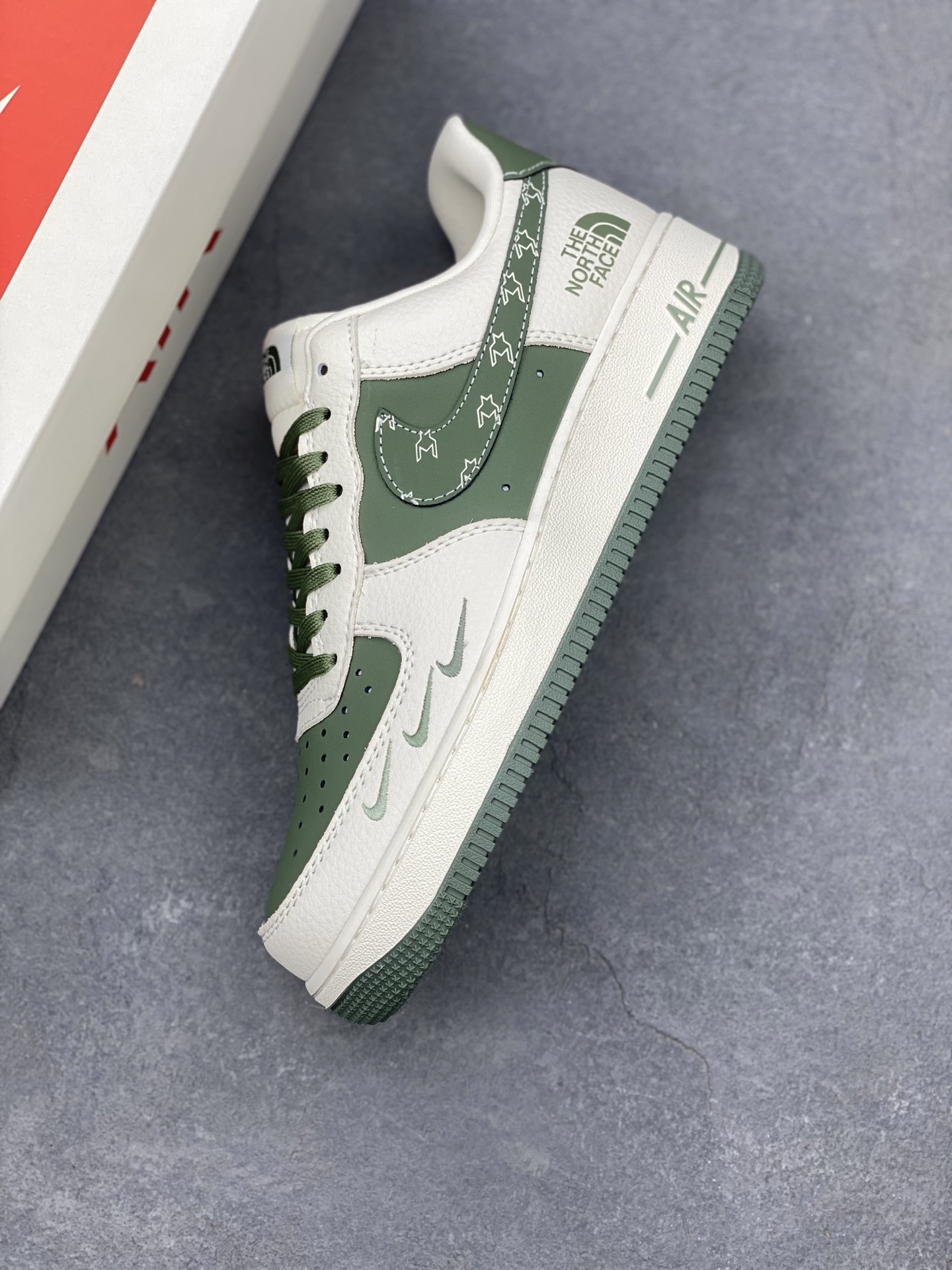 Nike Air Force 1 '07 Low Sneakers - The North Face Collab 8 i1740255393558 324 0 6