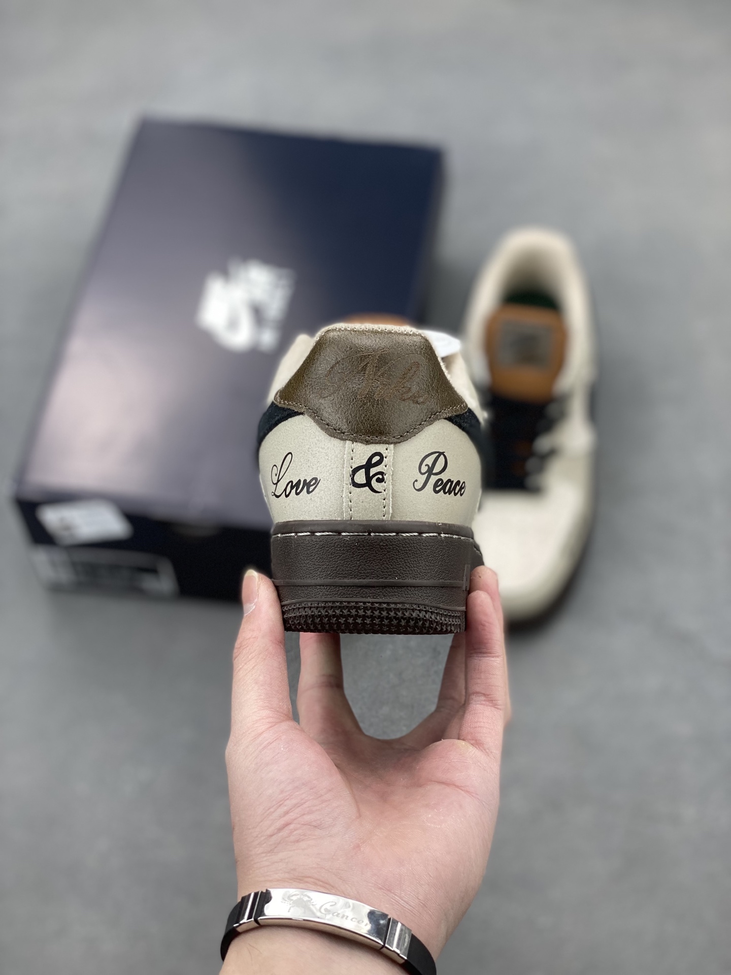 Nike Air Force 1 '07 Low-Top Casual Sneakers - Versatile Style and Comfort 5 i1740255708541 4662 0 3