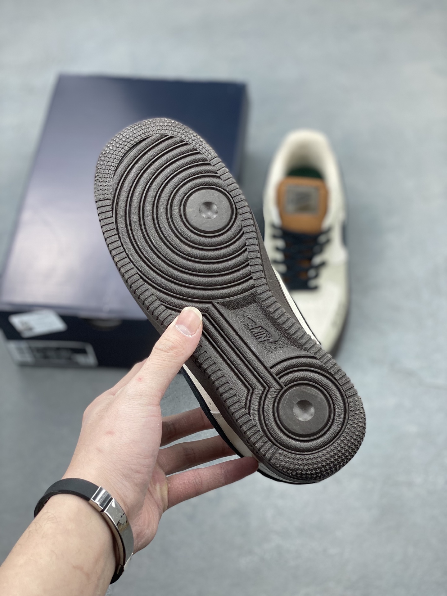 Nike Air Force 1 '07 Low-Top Casual Sneakers - Versatile Style and Comfort 7 i1740255711485 9591 0 5