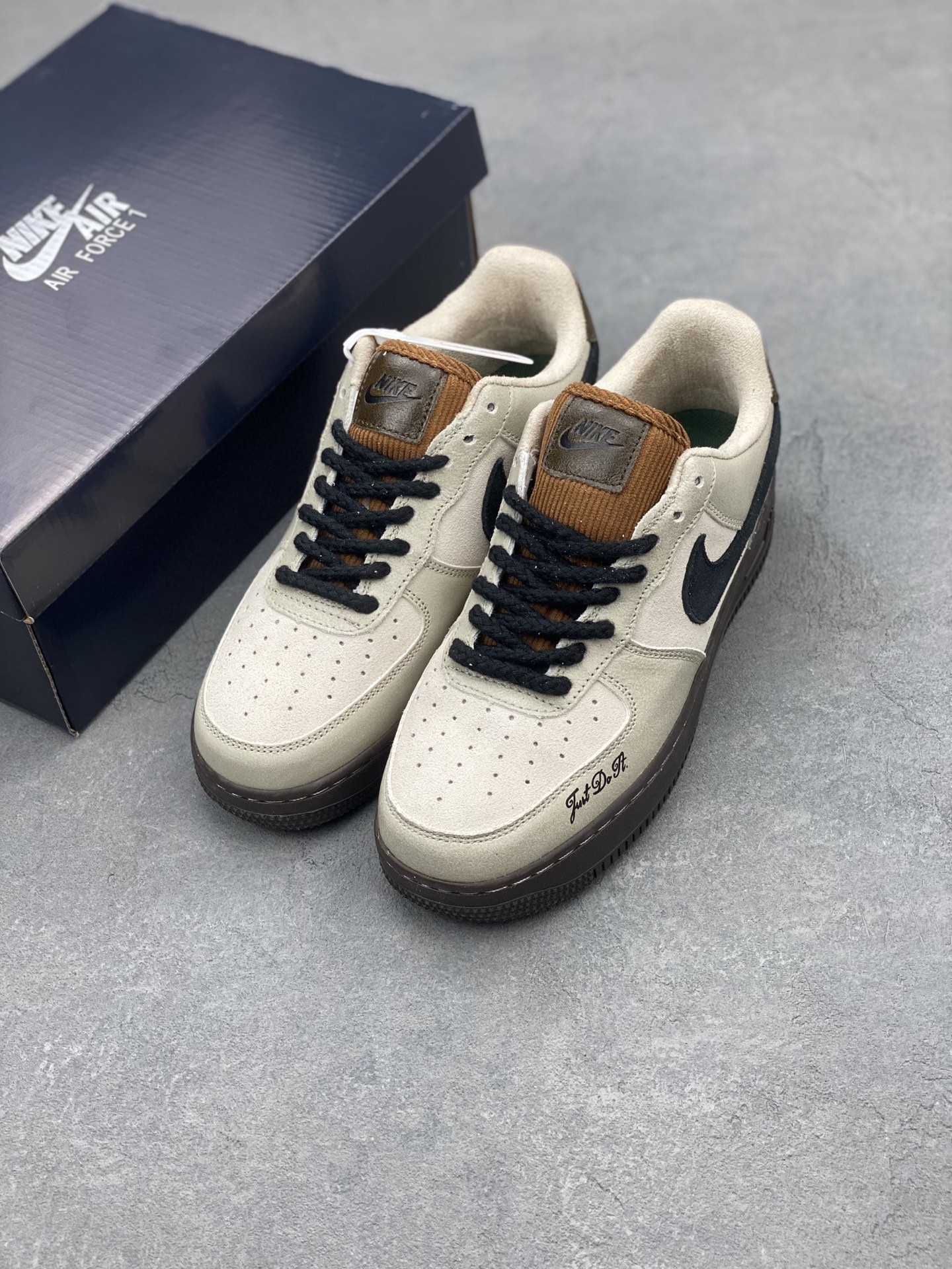 Nike Air Force 1 '07 Low-Top Casual Sneakers - Versatile Style and Comfort 9 i1740255715915 2243 0 7