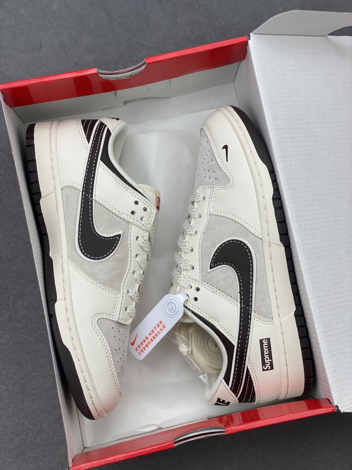 Nike SB Dunk Low x Supreme White Black Sneaker Premium Quality 9 i1740257989669 8705 0 8