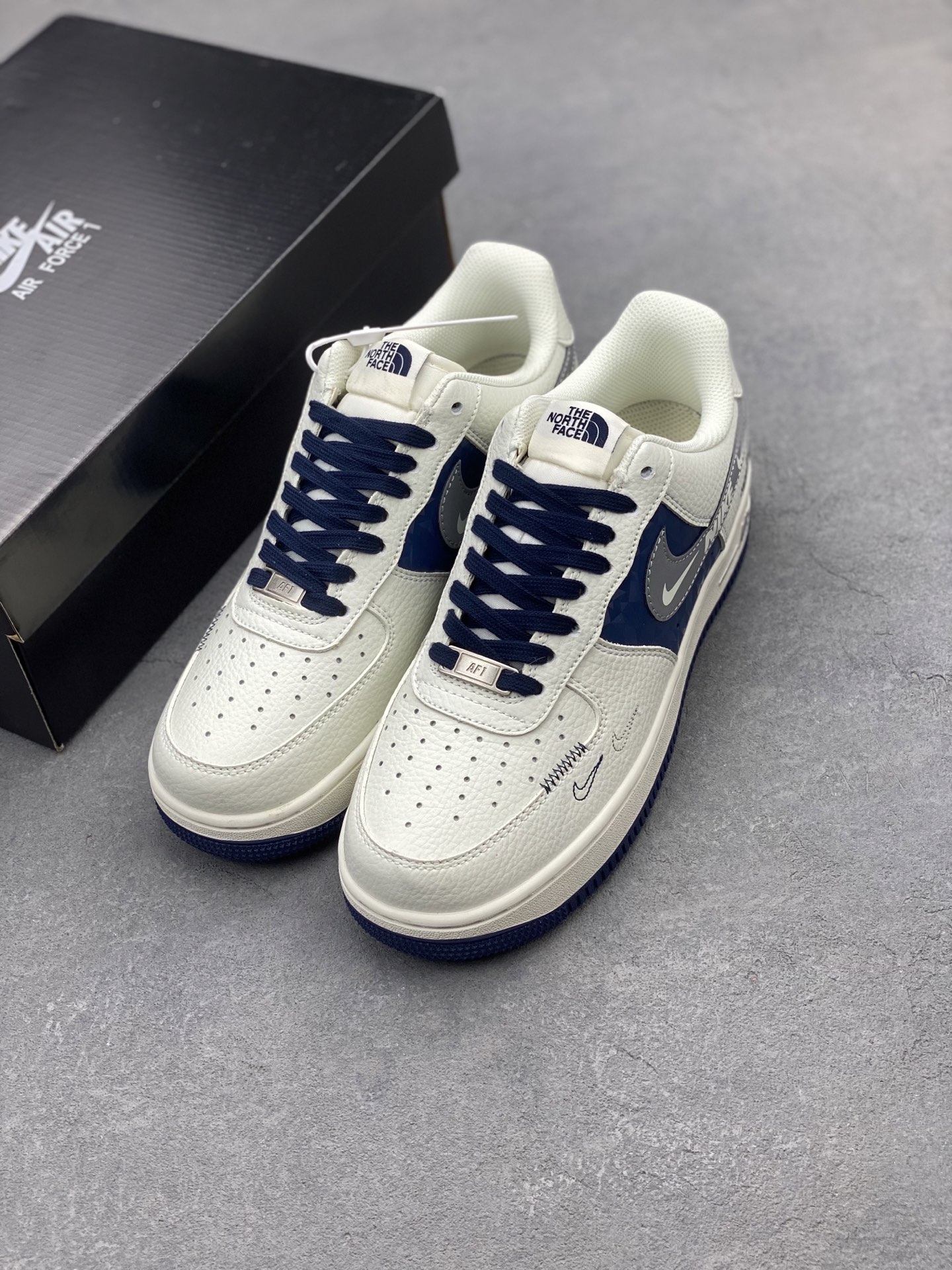 Nike Air Force 1 Low '07 x The North Face White Blue Sneakers 9 i1740328331153 8909 0 7