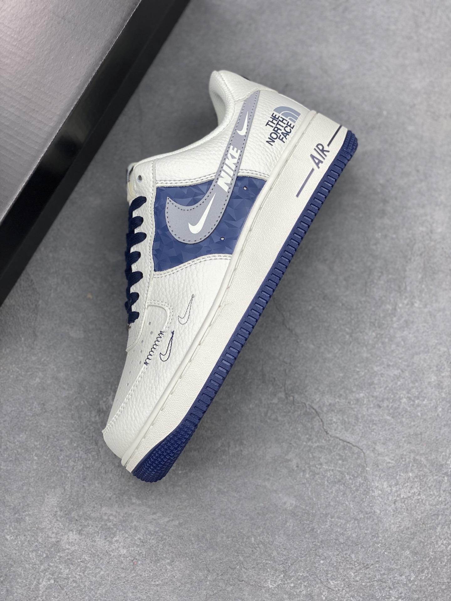 Nike Air Force 1 Low '07 x The North Face White Blue Sneakers 8 i1740328332692 4445 0 6