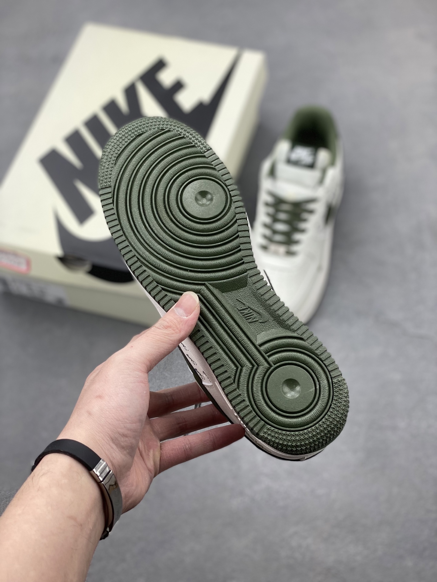 Nike Air Force 1 '07 Low Stussy Collab - Cream/Olive Sneakers 7 i1740328567959 239 0 5