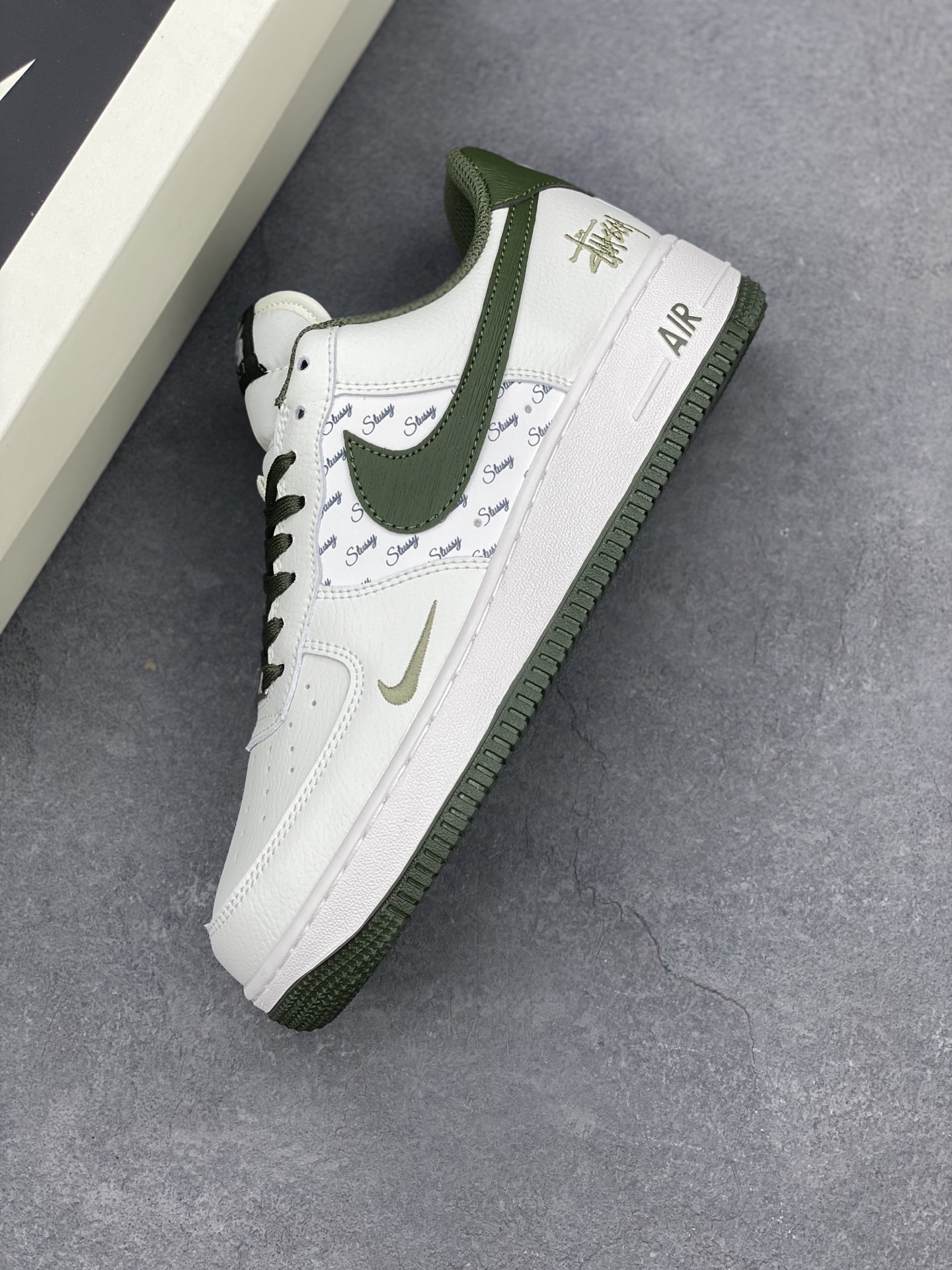 Nike Air Force 1 '07 Low Stussy Collab - Cream/Olive Sneakers 8 i1740328573180 2081 0 6