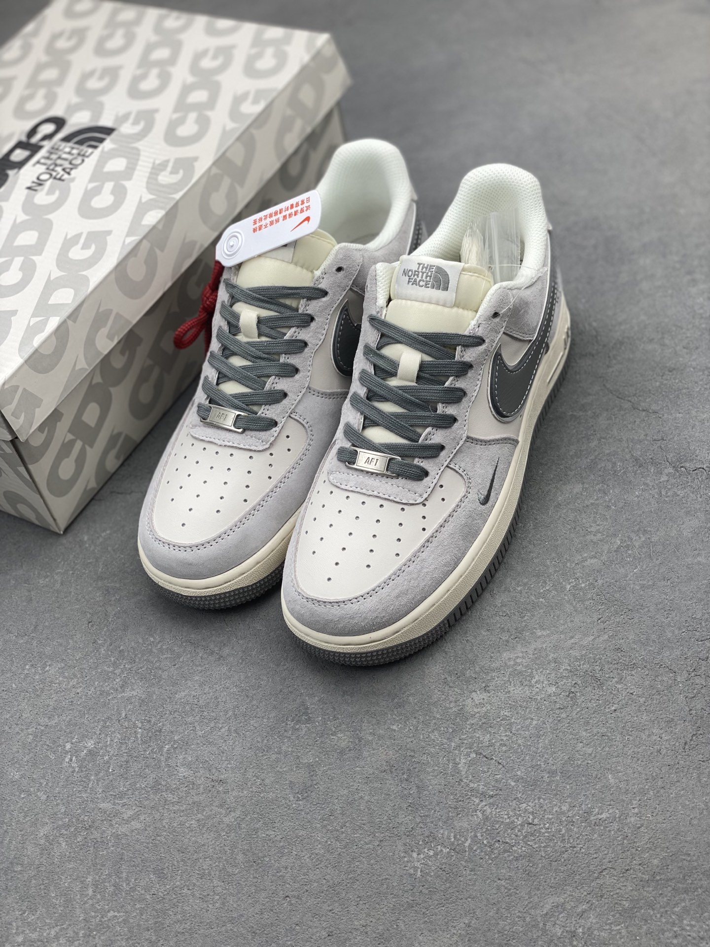 Nike Air Force 1 '07 Low Sneakers - Limited Edition with Custom Details 9 i1740329101563 2601 0 7