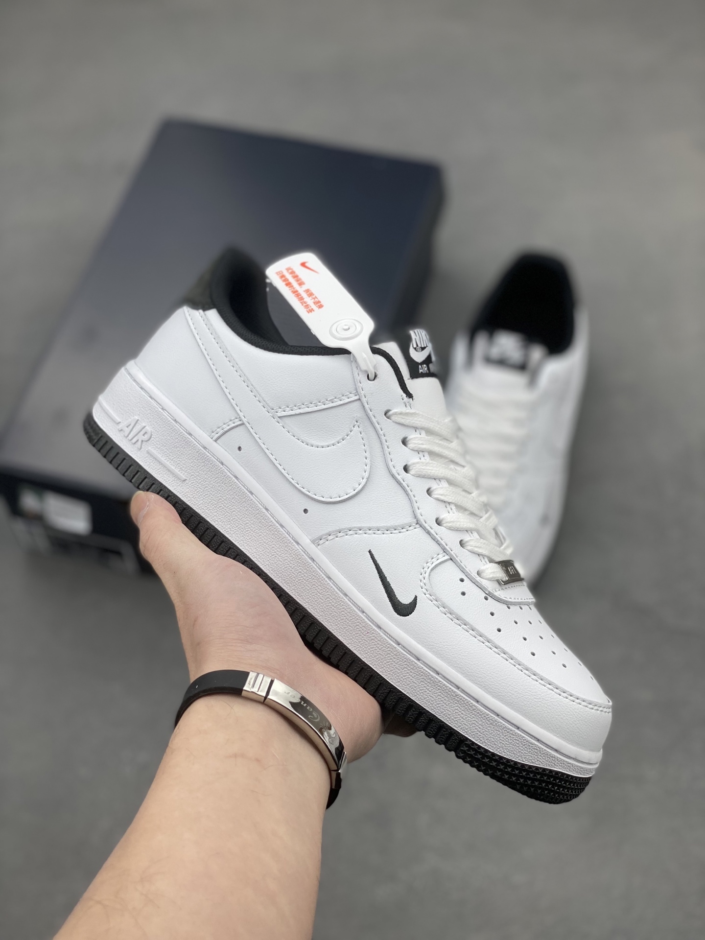 Nike Air Force 1 '07 White Black: Classic Style, Modern Comfort 2 i1740413889178 3214 0 0
