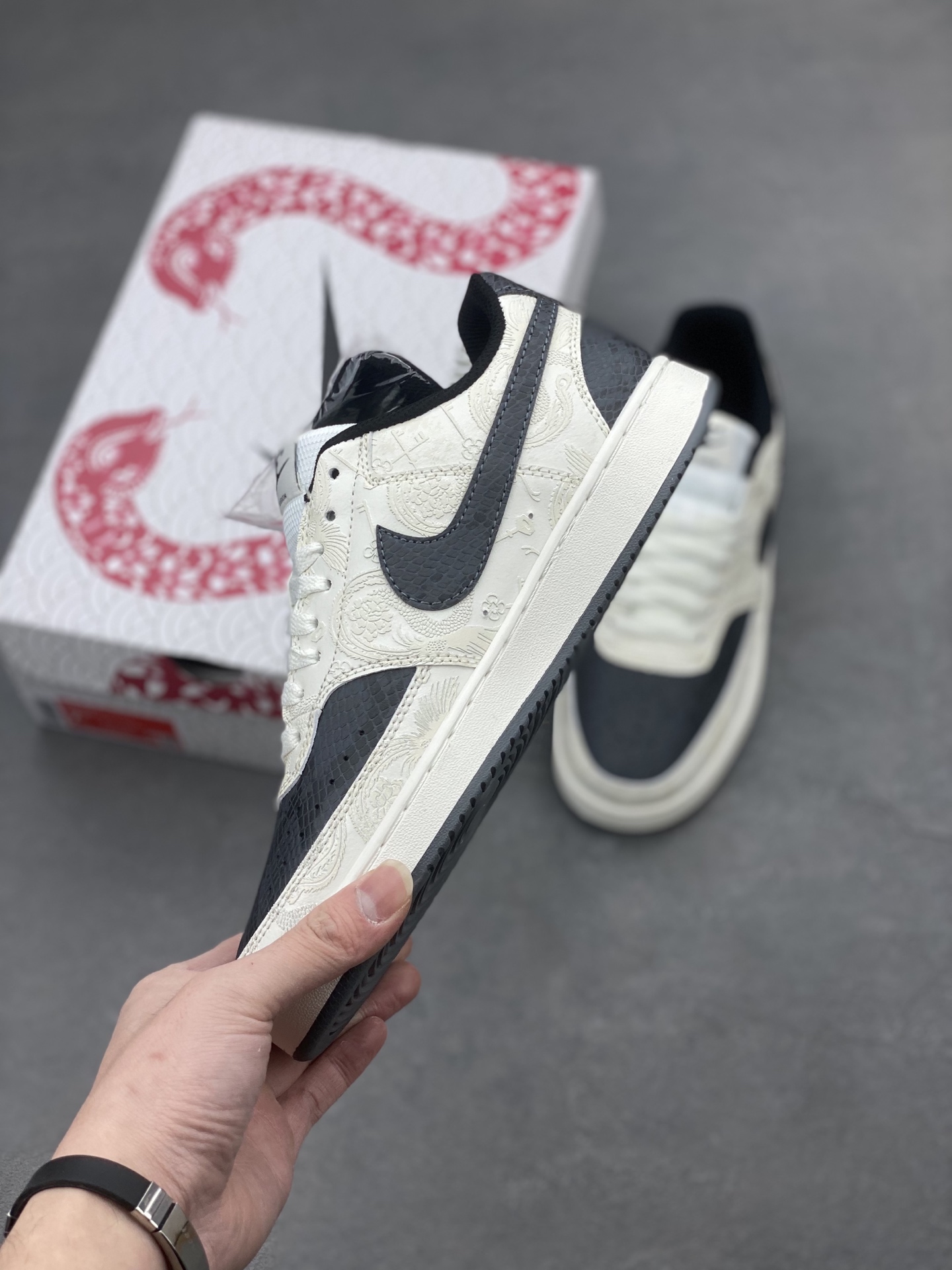 Nike Court Vision Low: Versatile, Breathable, and Durable Sneakers for Everyday Wear 4 i1740414416661 8560 0 2