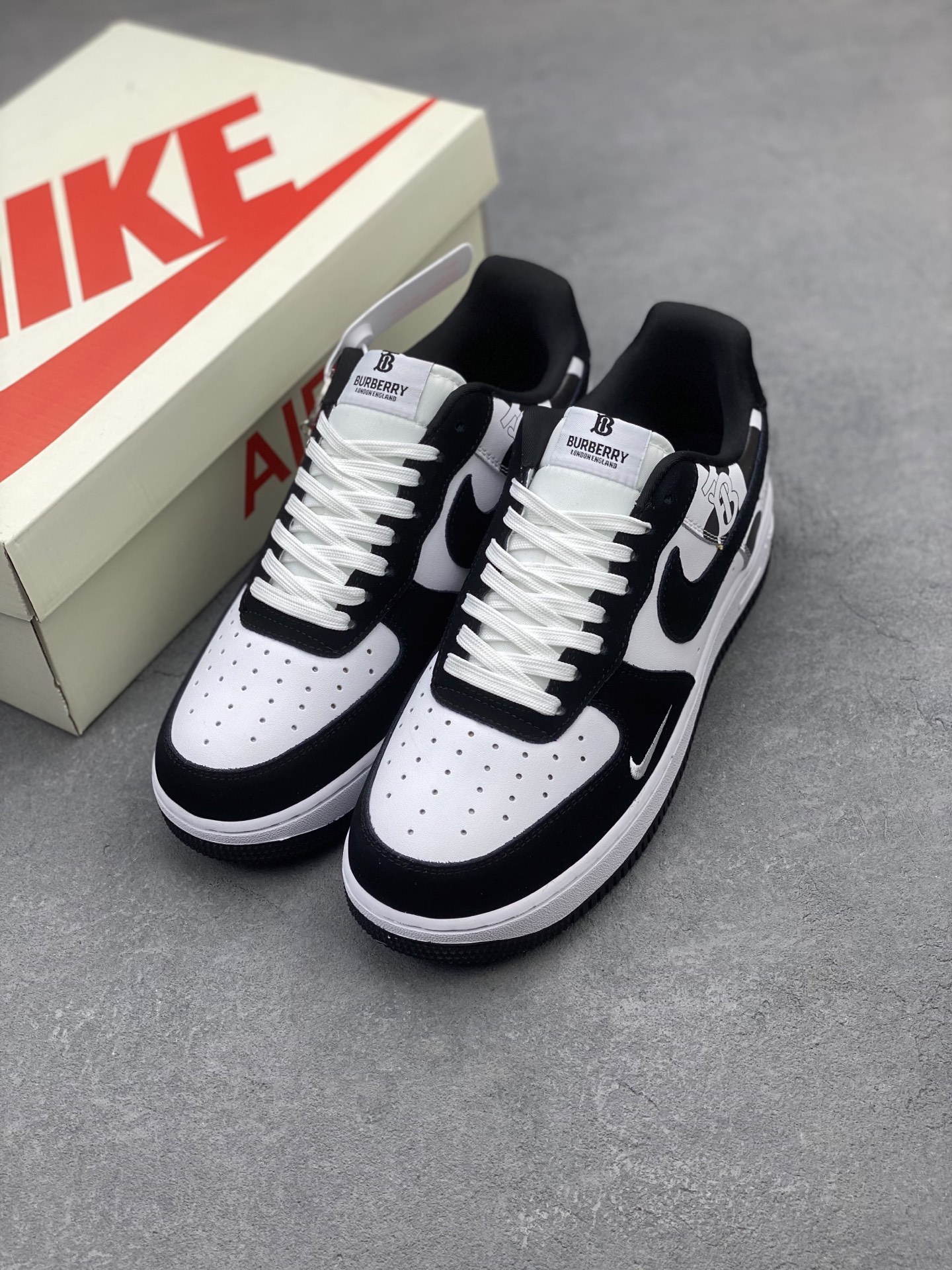 Nike Air Force 1 '07 Low Black and White Limited Edition Sneakers 9 i1740499964248 2542 0 7