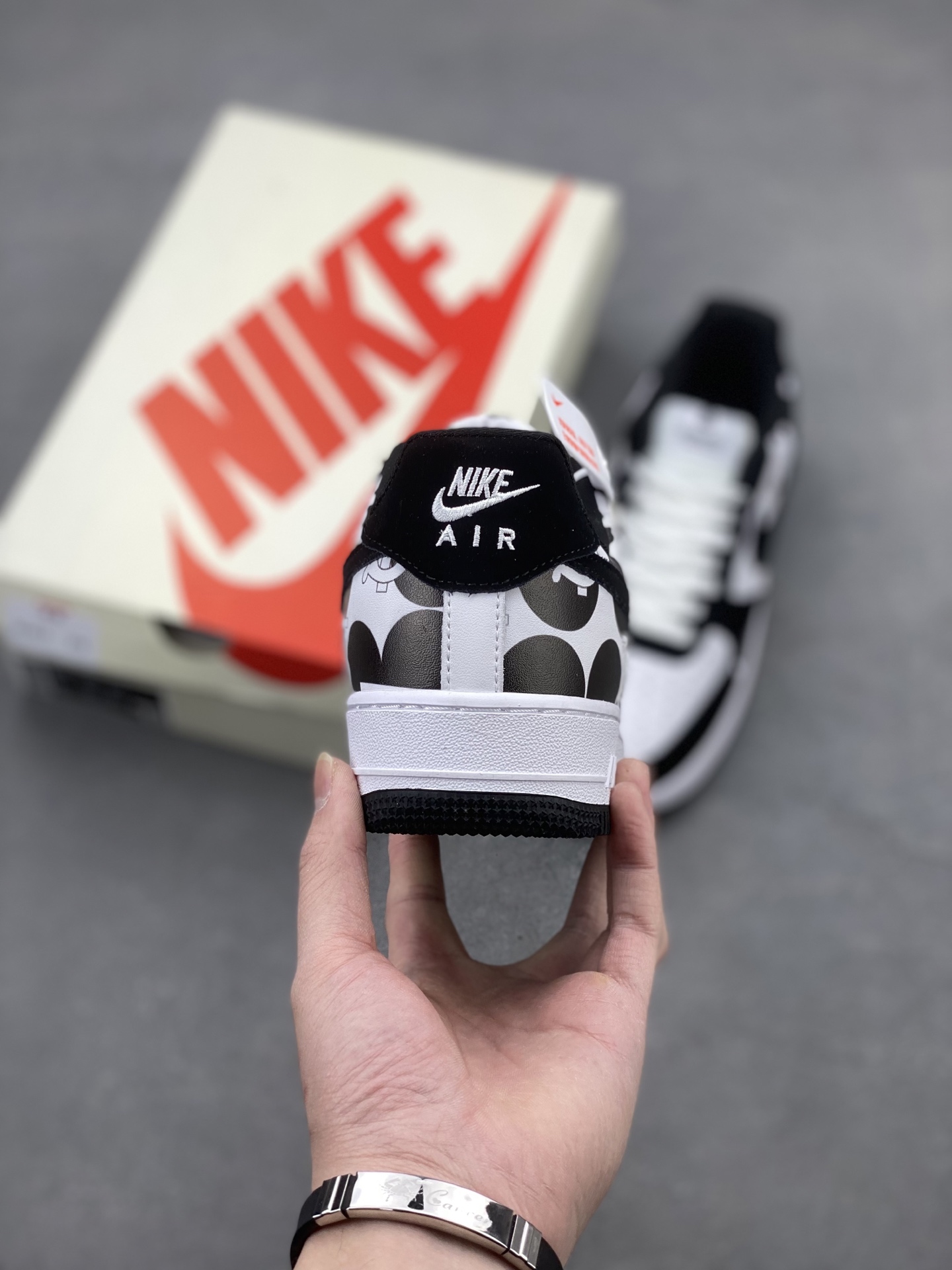 Nike Air Force 1 '07 Low Black and White Limited Edition Sneakers 5 i1740499965182 4020 0 3