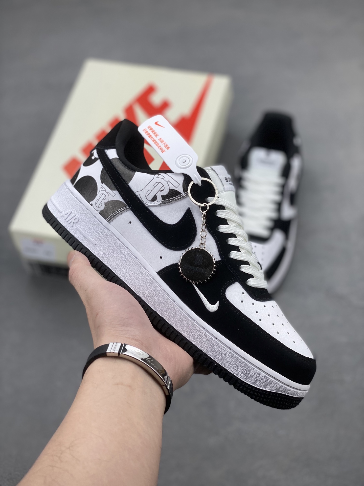 Nike Air Force 1 '07 Low Black and White Limited Edition Sneakers 2 i1740499965910 9860 0 0