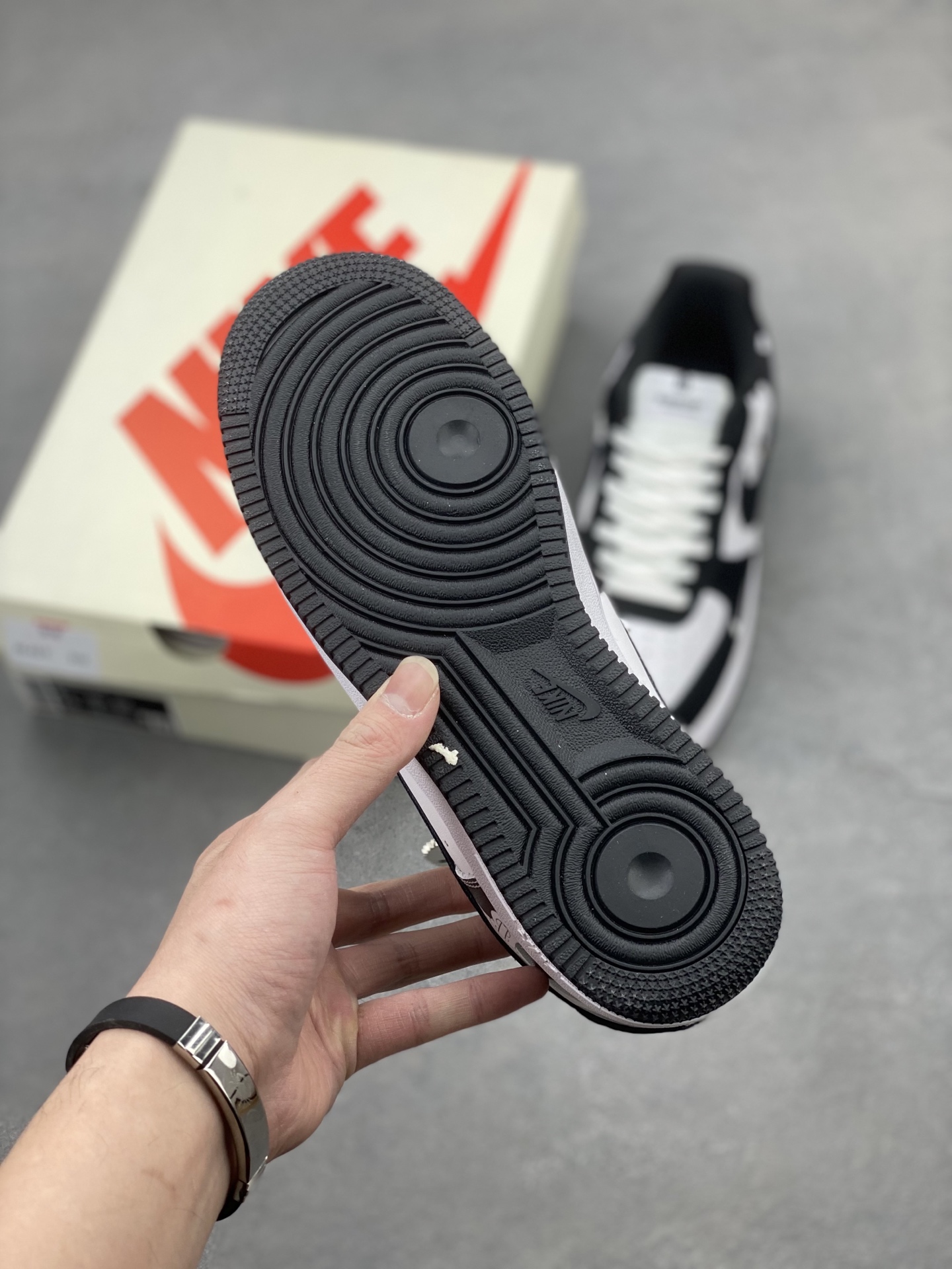 Nike Air Force 1 '07 Low Black and White Limited Edition Sneakers 7 i1740499968385 6848 0 5