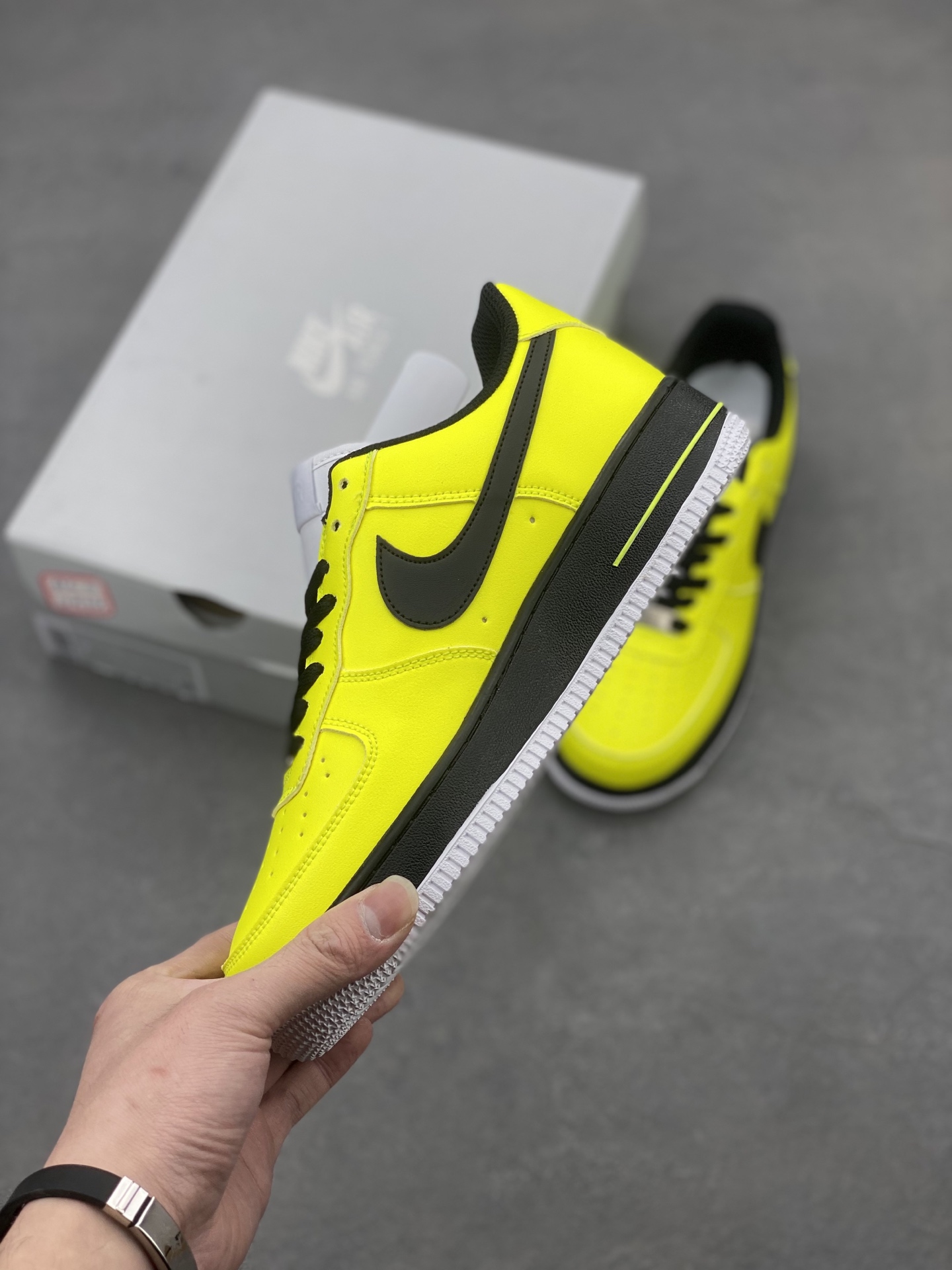 Nike Air Force 1 '07 Yellow Strike/Black Men's Sneakers CW2288-111 4 i1740500069085 255 0 2