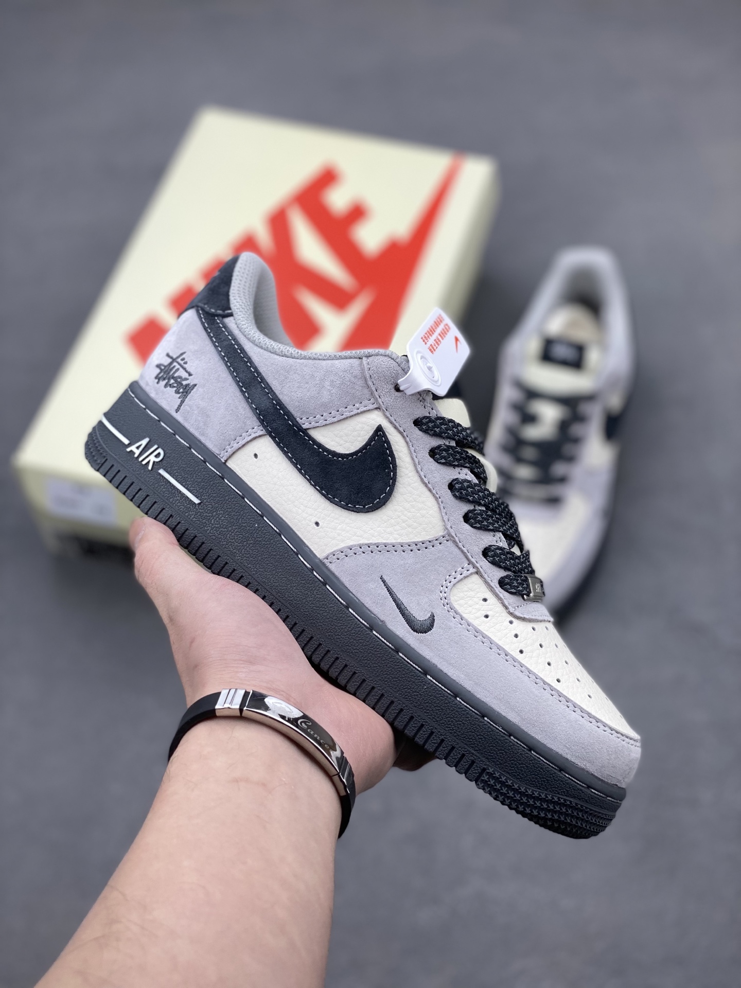 Nike Air Force 1 '07 Low Stussy Collab Sneakers - Limited Edition 2 i1740597879330 3480 0 0