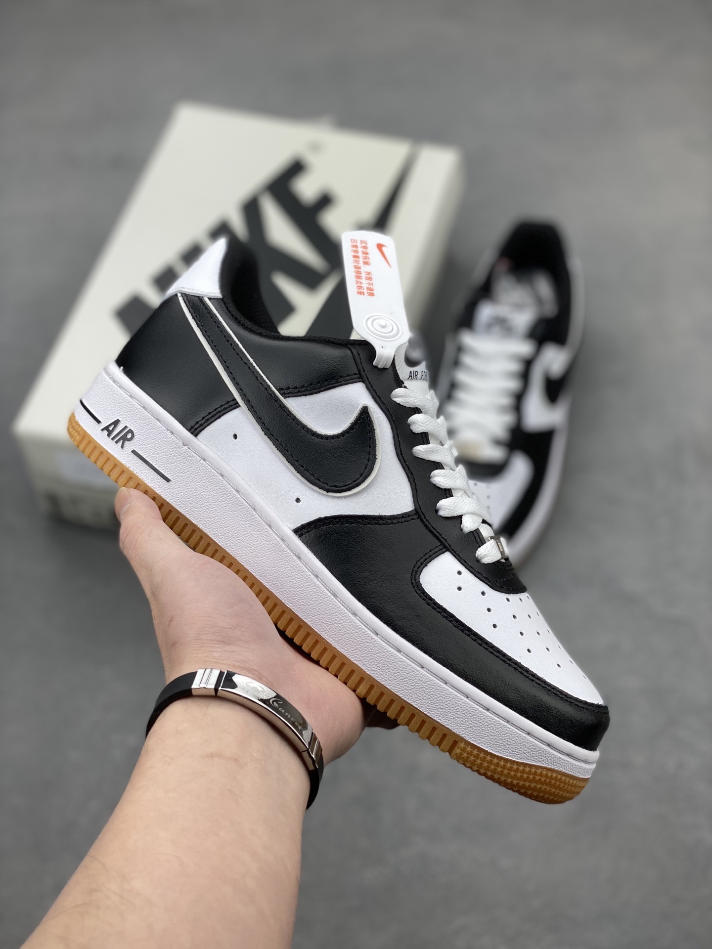 Nike Air Force 1 '07 Black White Gum Bottom Athletic Shoes AW2296-002 2 i1740598078063 7487 0 0