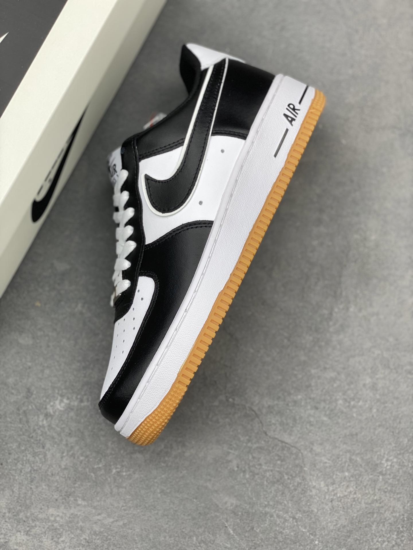 Nike Air Force 1 '07 Black White Gum Bottom Athletic Shoes AW2296-002 8 i1740598083875 4346 0 6