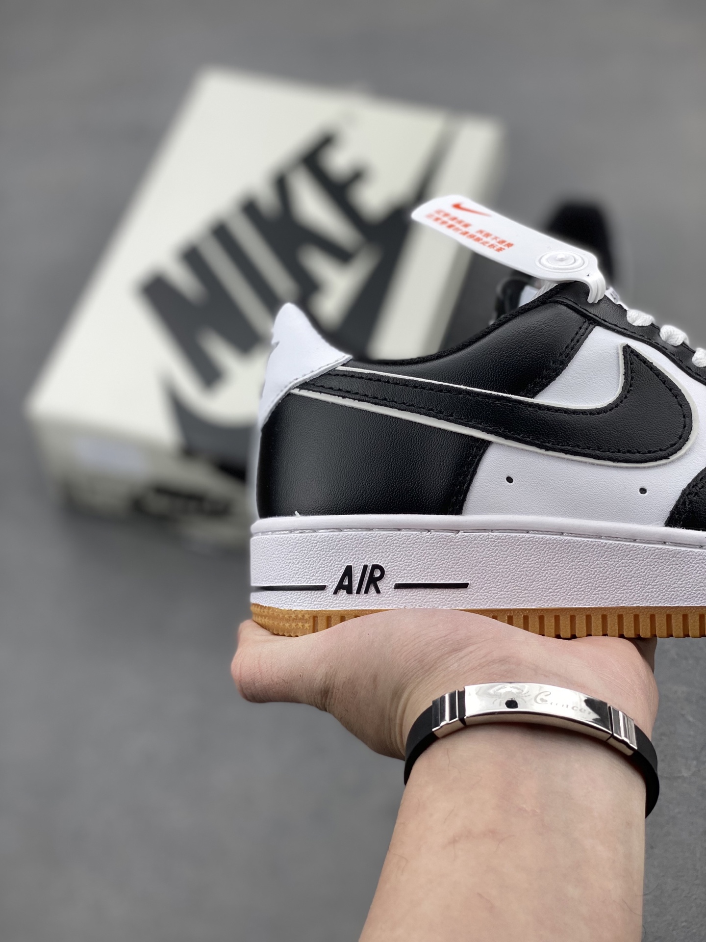 Nike Air Force 1 '07 Black White Gum Bottom Athletic Shoes AW2296-002 6 i1740598083881 6618 0 4