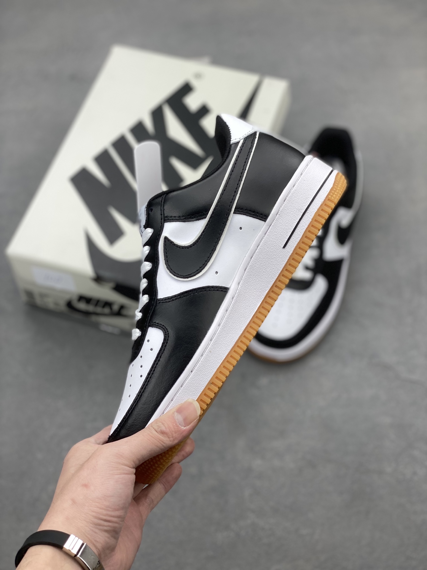 Nike Air Force 1 '07 Black White Gum Bottom Athletic Shoes AW2296-002 4 i1740598083919 2628 0 2