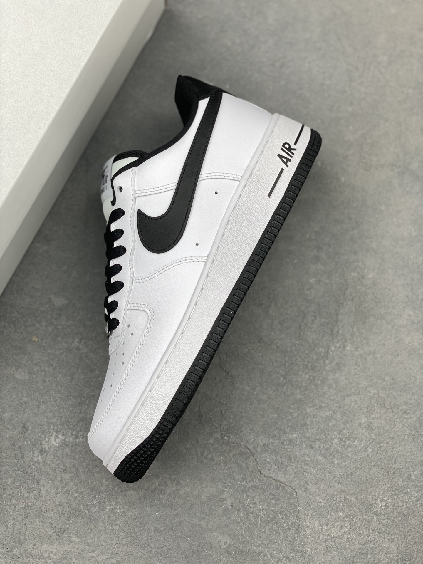 Nike Air Force 1 '07: Classic White & Black Sneakers for Men & Women 8 i1740598230754 4412 0 6