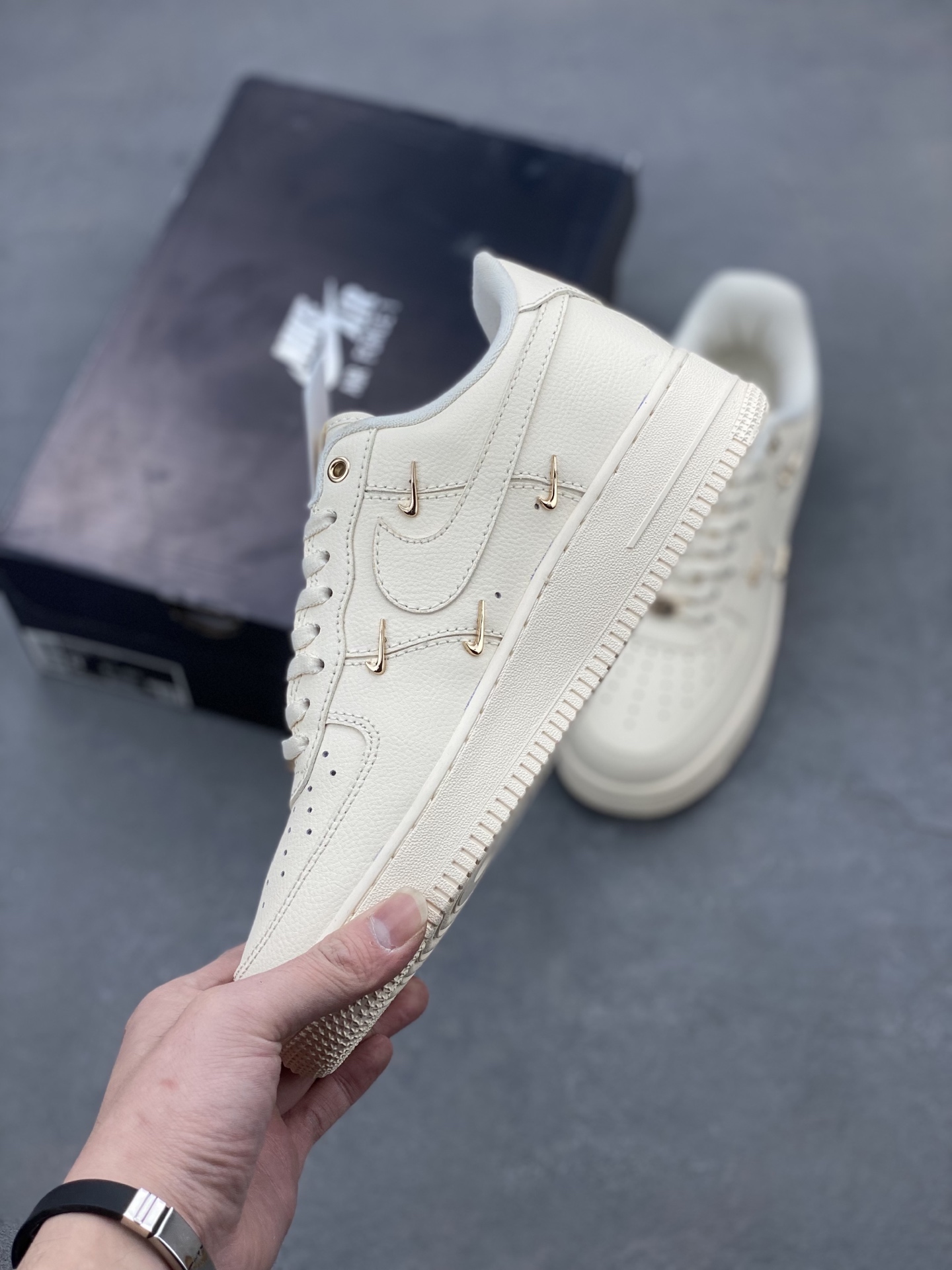 Nike Air Force 1 '07 Premium Edition Beige Gold Accents - Limited Sizes 4 i1740598272058 7060 0 2
