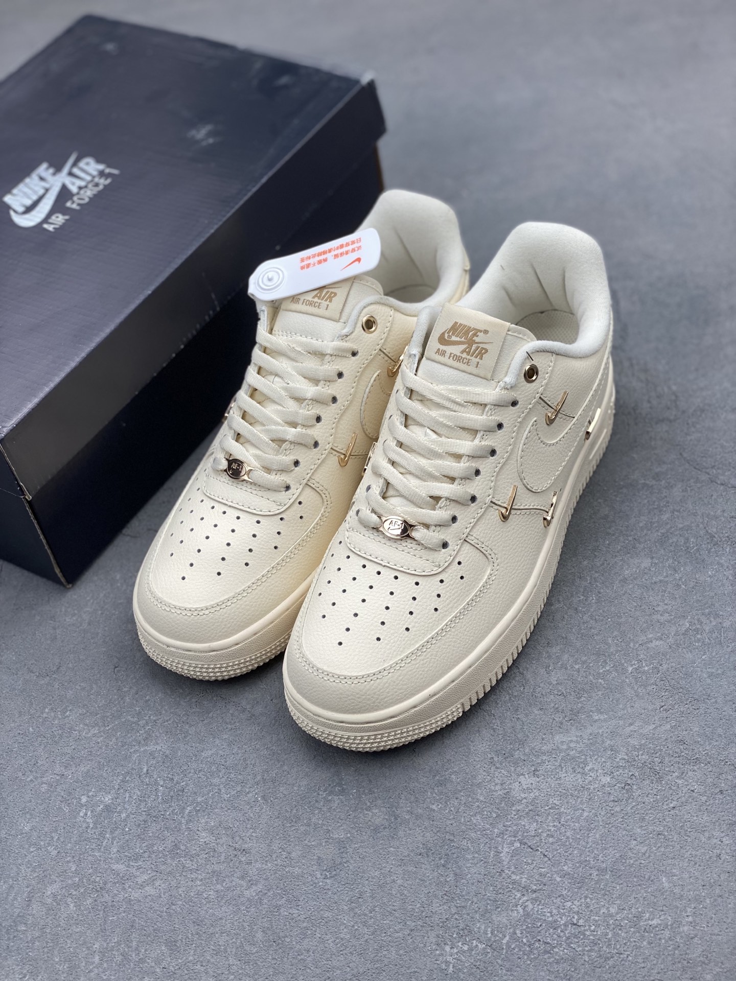 Nike Air Force 1 '07 Premium Edition Beige Gold Accents - Limited Sizes 9 i1740598277598 4274 0 7