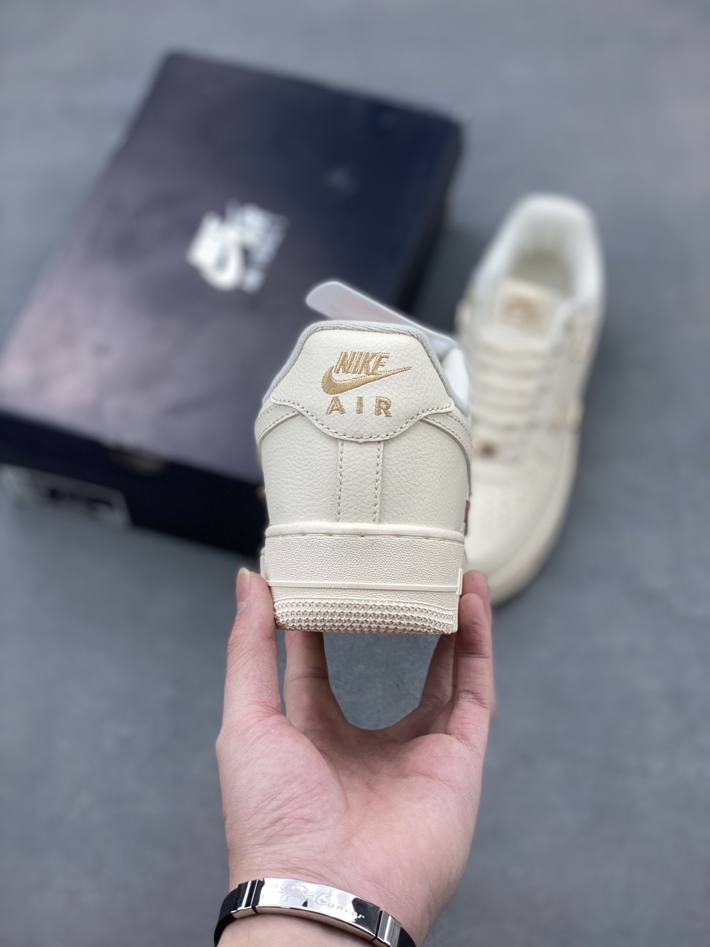 Nike Air Force 1 '07 Premium Edition Beige Gold Accents - Limited Sizes 5 i1740598277612 9234 0 3
