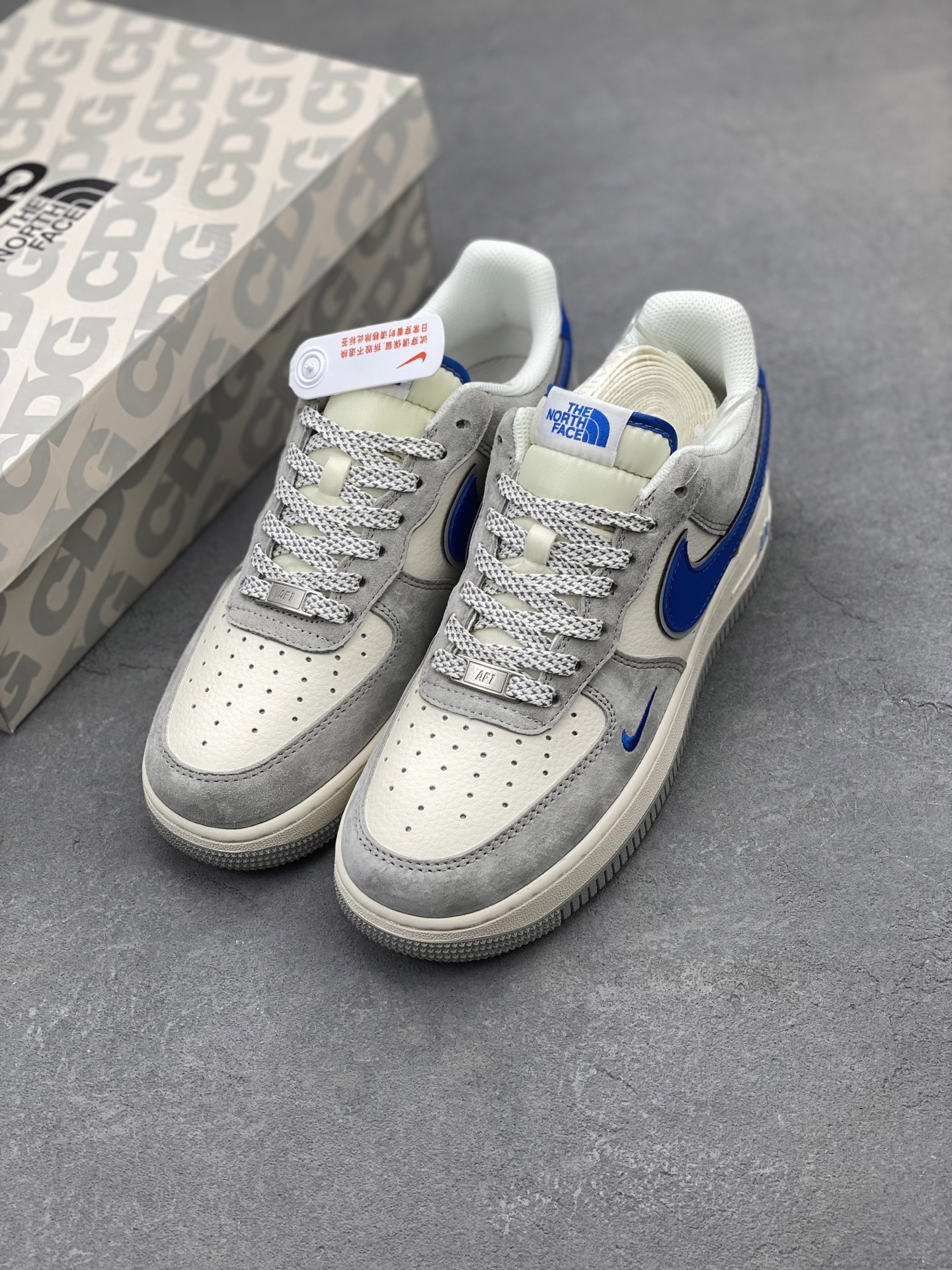 Nike Air Force 1 '07 Low Sneakers with The North Face Accents 9 i1740672112162 6285 0 7