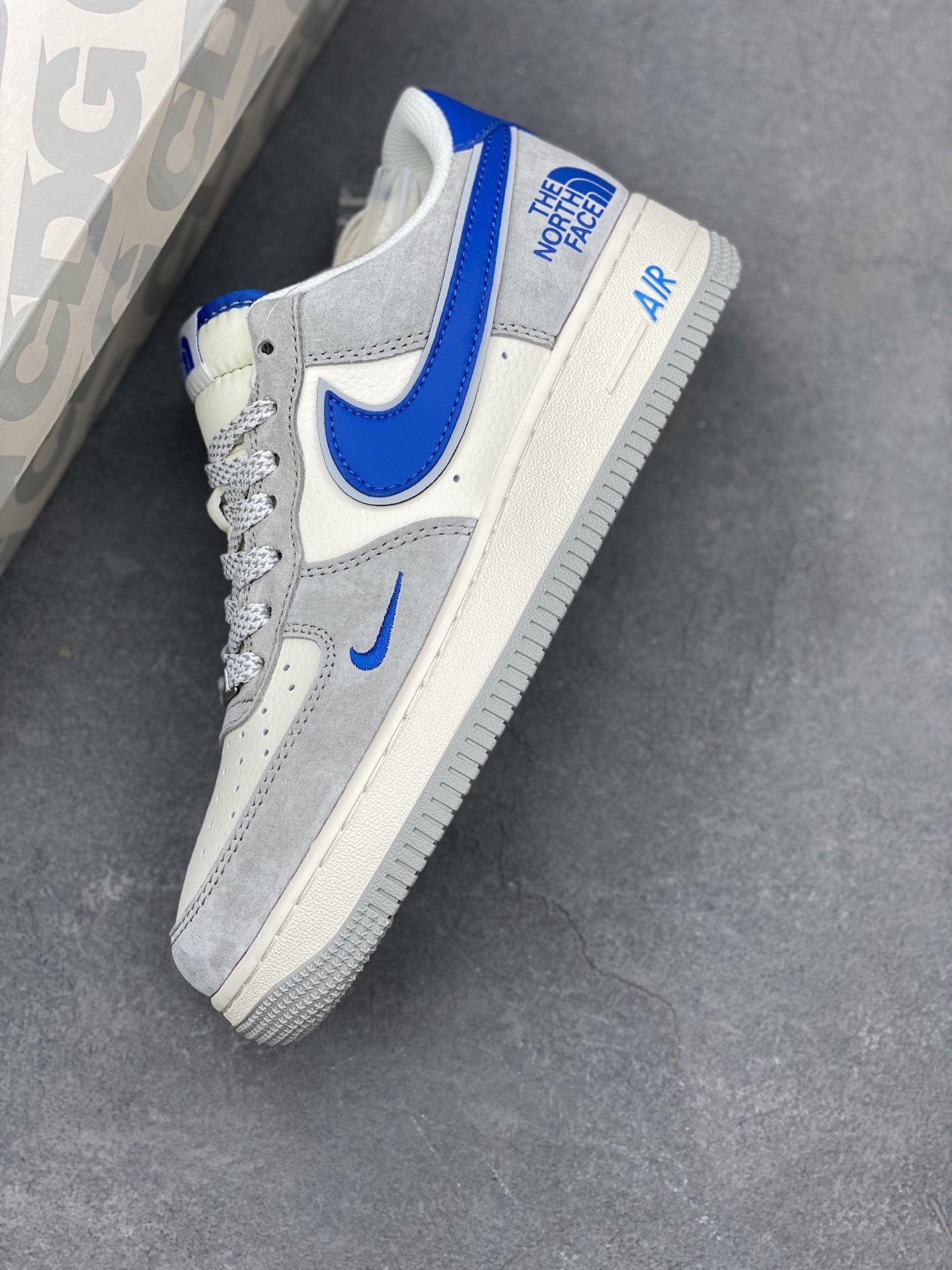 Nike Air Force 1 '07 Low Sneakers with The North Face Accents 8 i1740672115613 2086 0 6