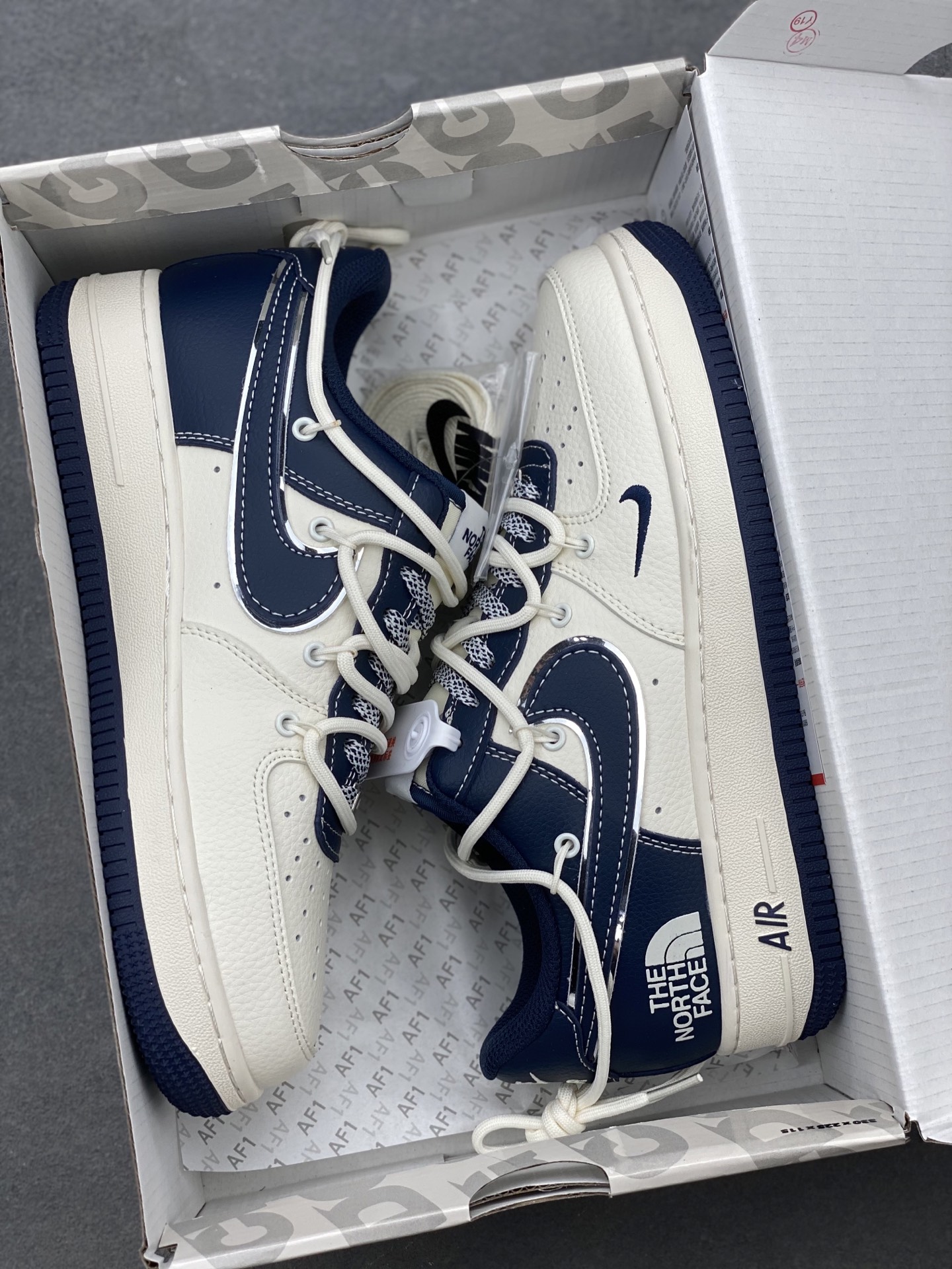 Nike Air Force 1 '07 Low The North Face Limited Edition Sneakers 10 i1740672296555 7560 0 8