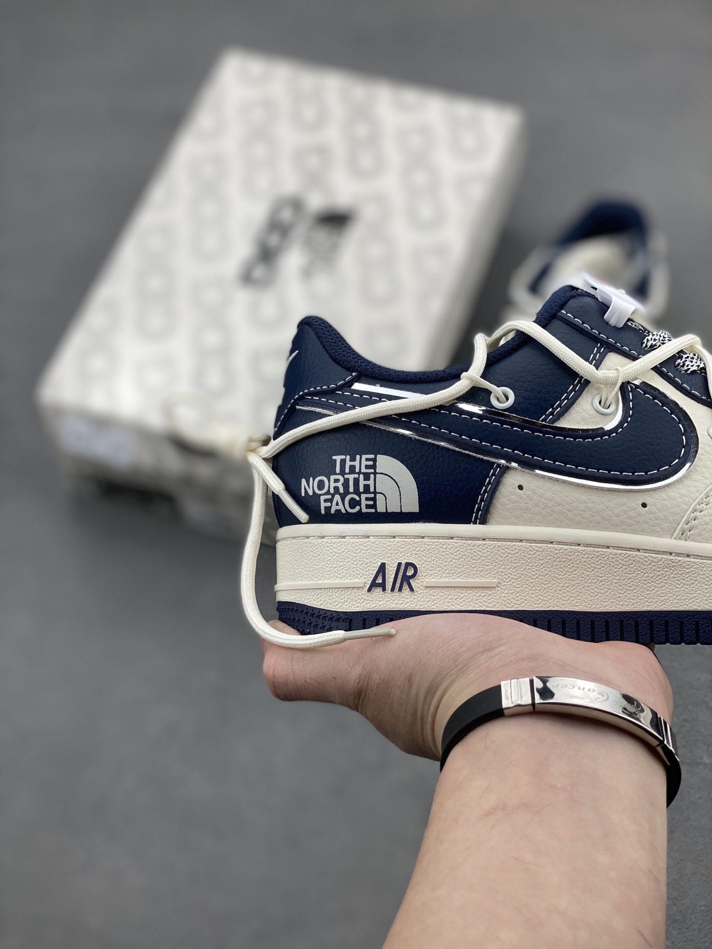 Nike Air Force 1 '07 Low The North Face Limited Edition Sneakers 6 i1740672298412 1237 0 4