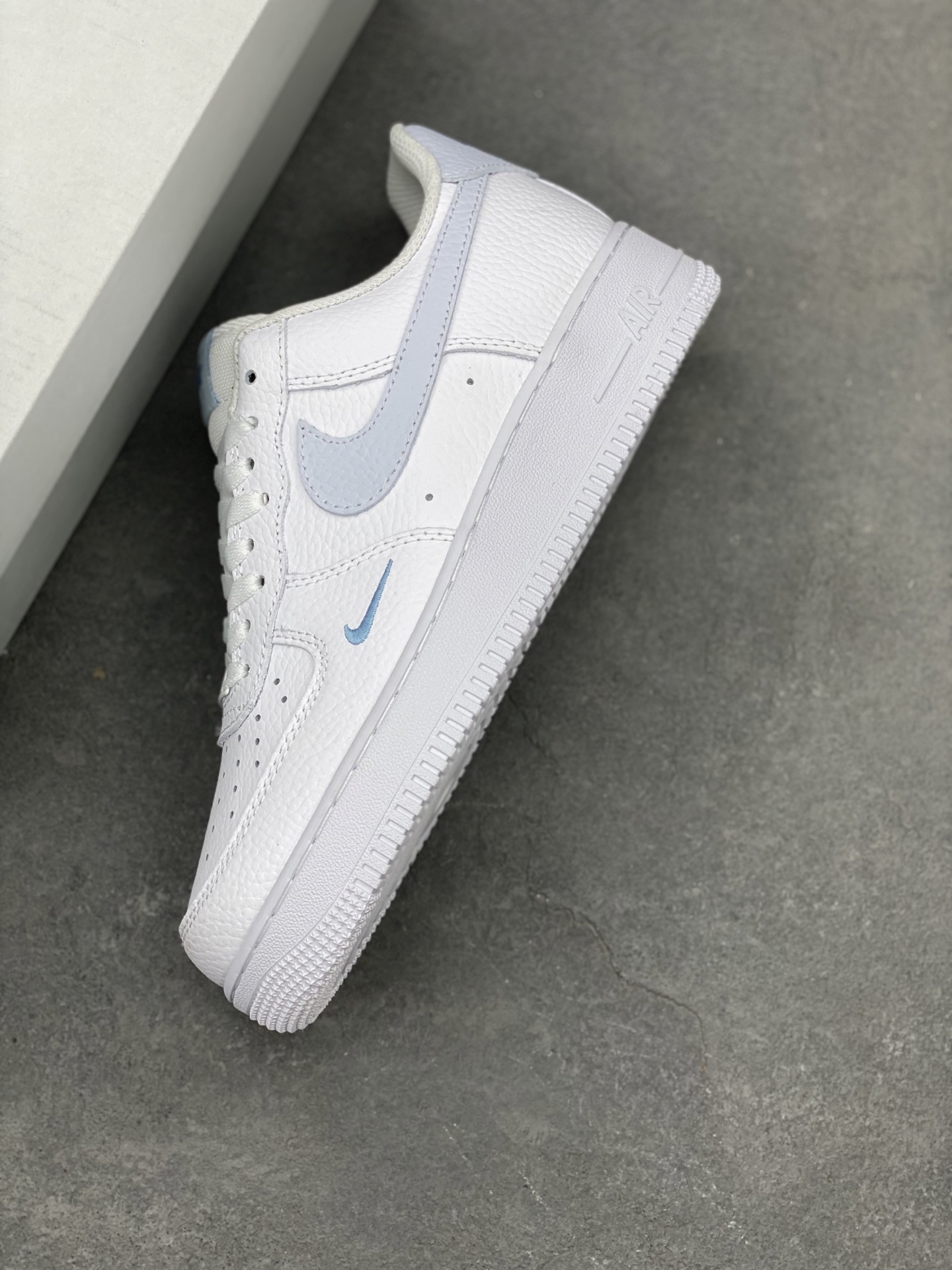 Nike Air Force 1 '07 White/Blue Leather Sneakers Men's Size 35.5-45 8 i1740672512931 6250 0 6