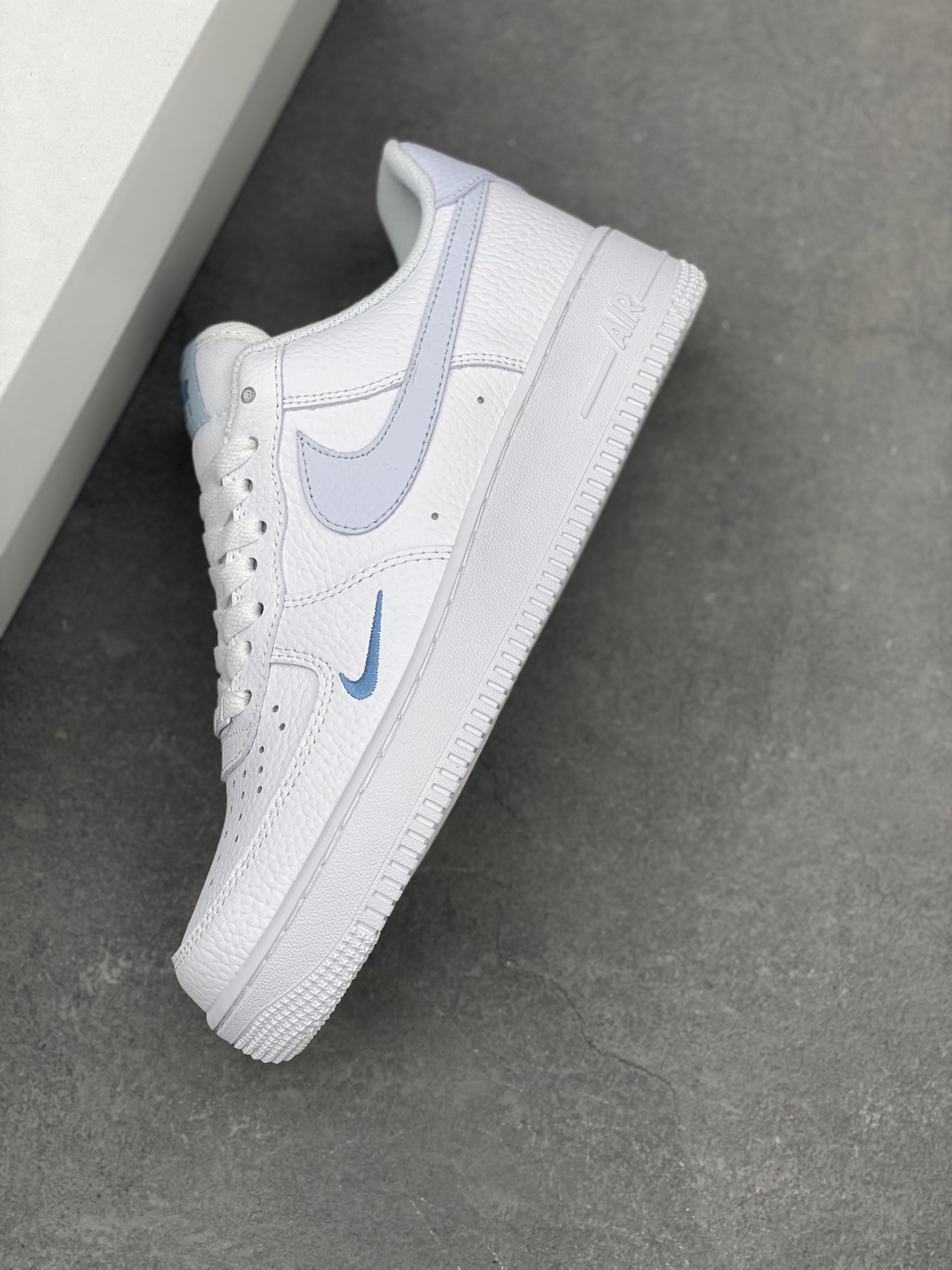 Nike Air Force 1 '07: Original Design, Comfortable Honeycomb Cushioning 8 i1740673798972 9869 0 6