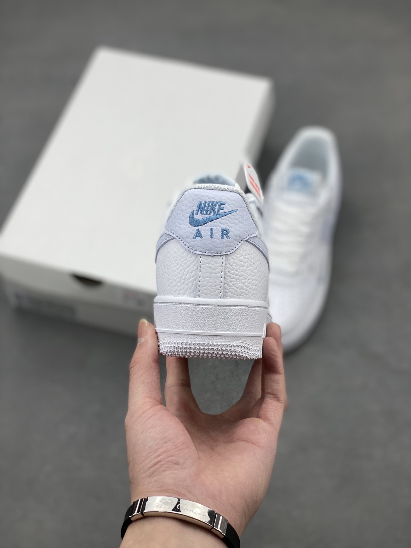 Nike Air Force 1 '07: Original Design, Comfortable Honeycomb Cushioning 5 i1740673799817 8892 0 3