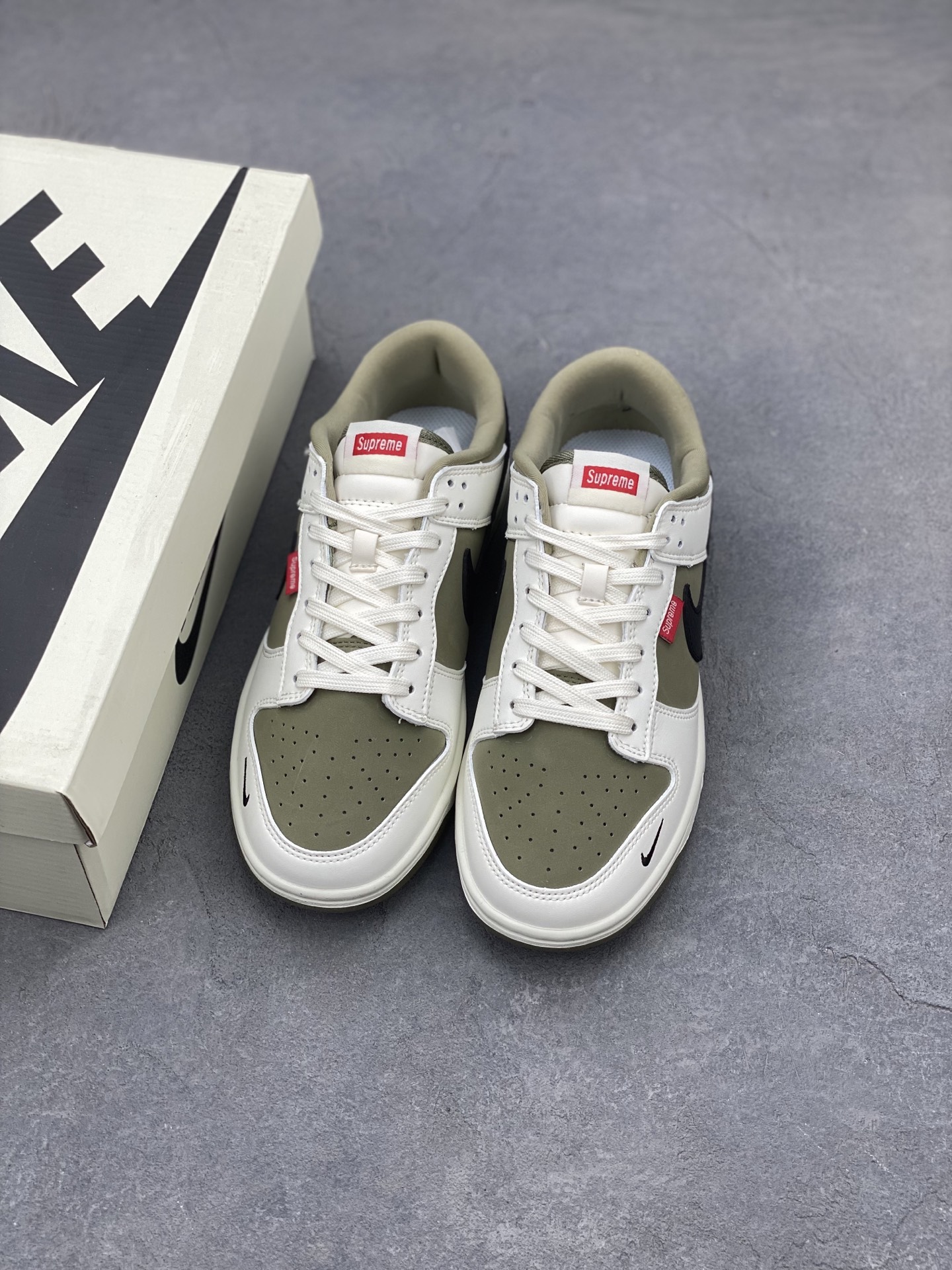 Nike SB Dunk Low Supreme Olive Green Sneakers - Limited Edition 9 i1740674418913 519 0 7