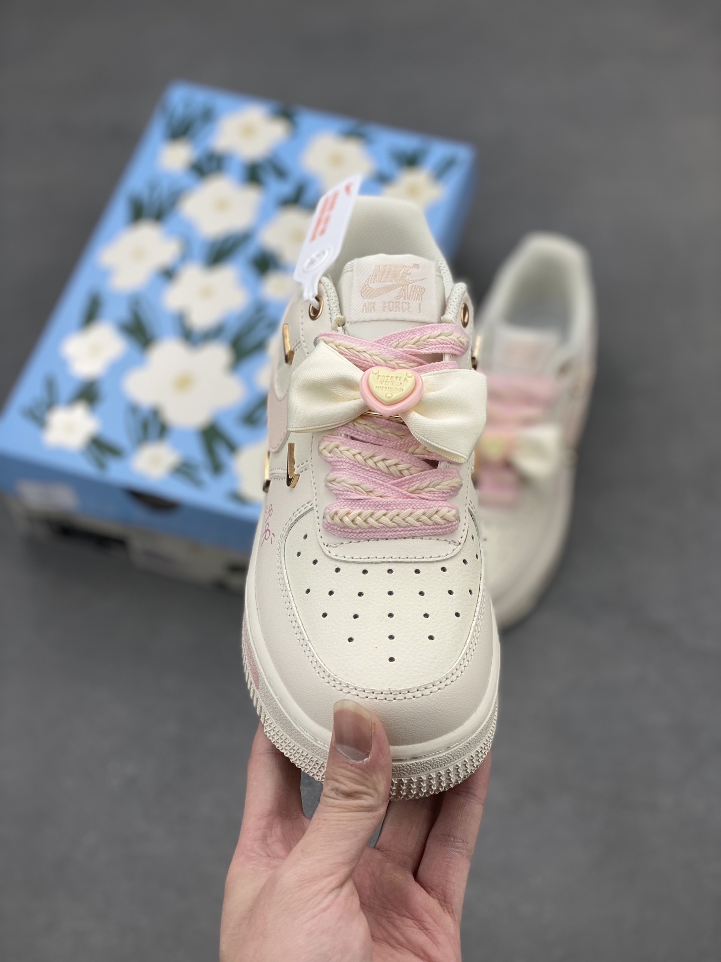 Nike Air Force 1 '07 Custom 'Love Bow' Sneakers - Stylish & Unique 3 i1740758481006 2193 0 1