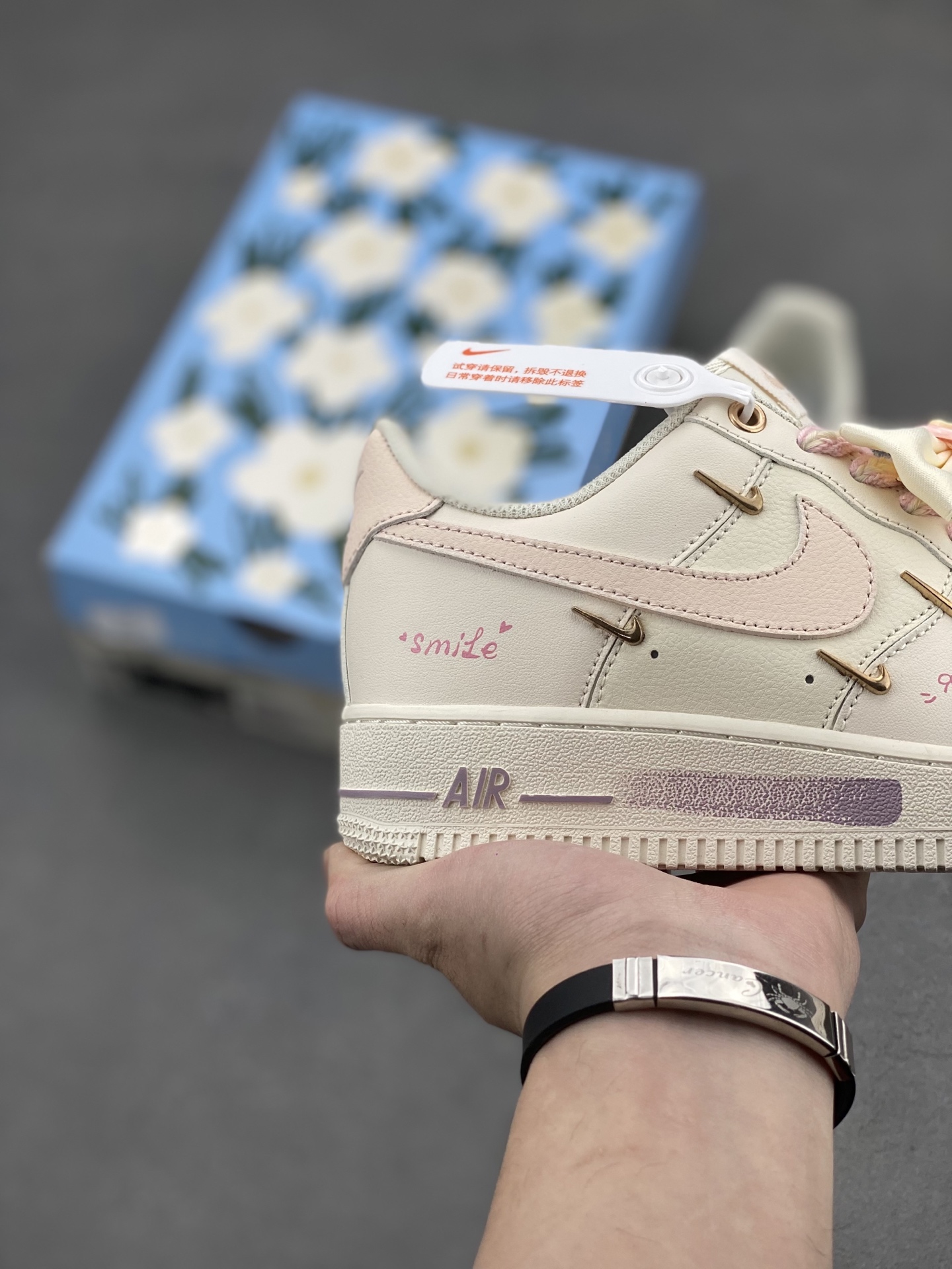 Nike Air Force 1 '07 Custom 'Love Bow' Sneakers - Stylish & Unique 6 i1740758483534 9099 0 4