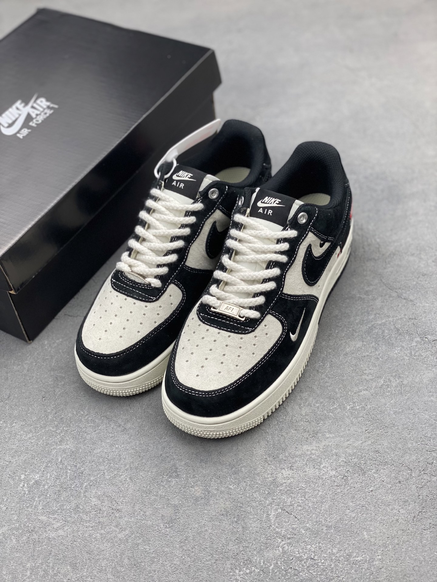 Nike Air Force 1 '07 Low Supreme Collaboration Black/Cream Sneakers 9 i1740758545099 3560 0 7